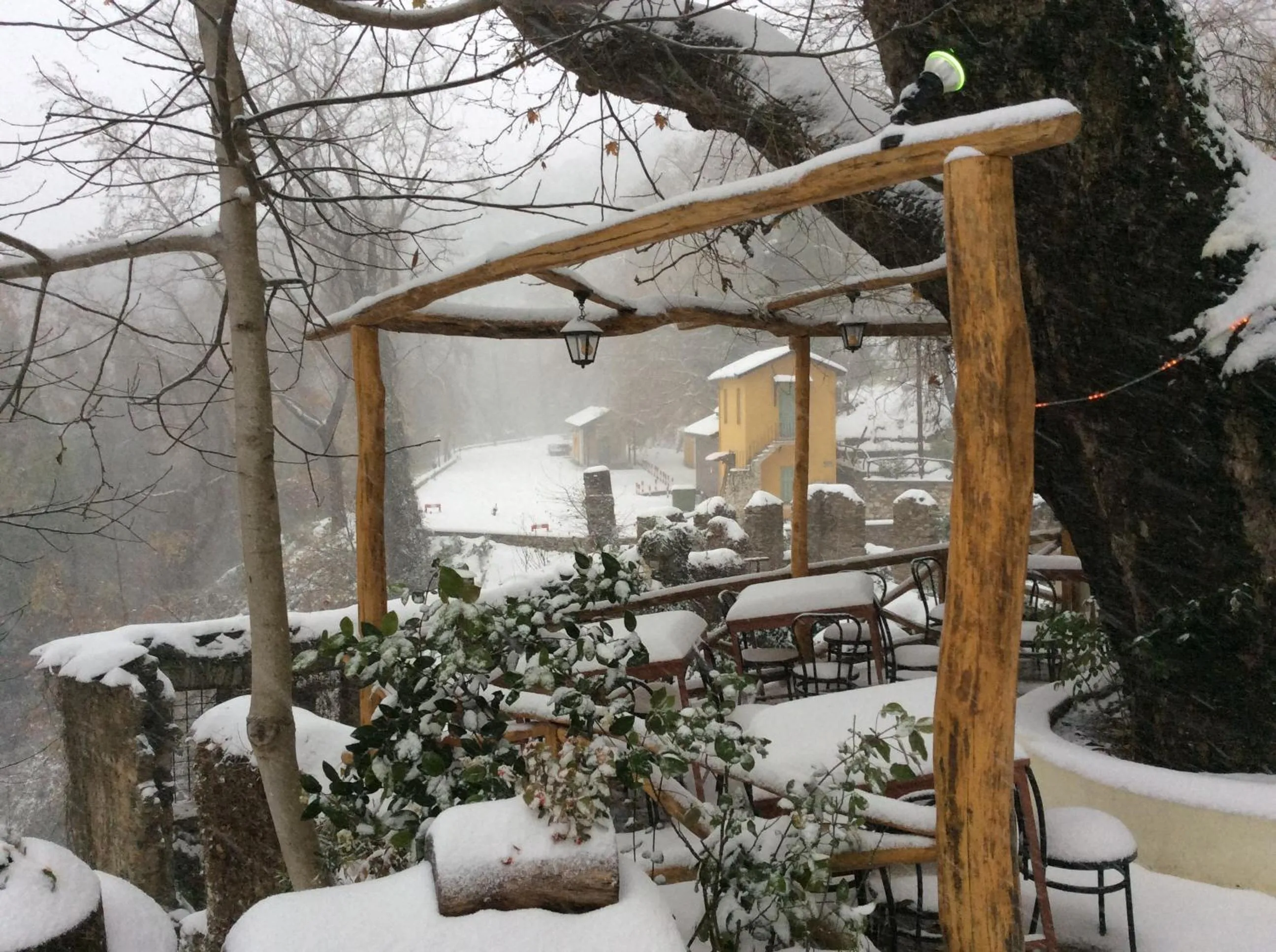 Patio in Palios Stathmos