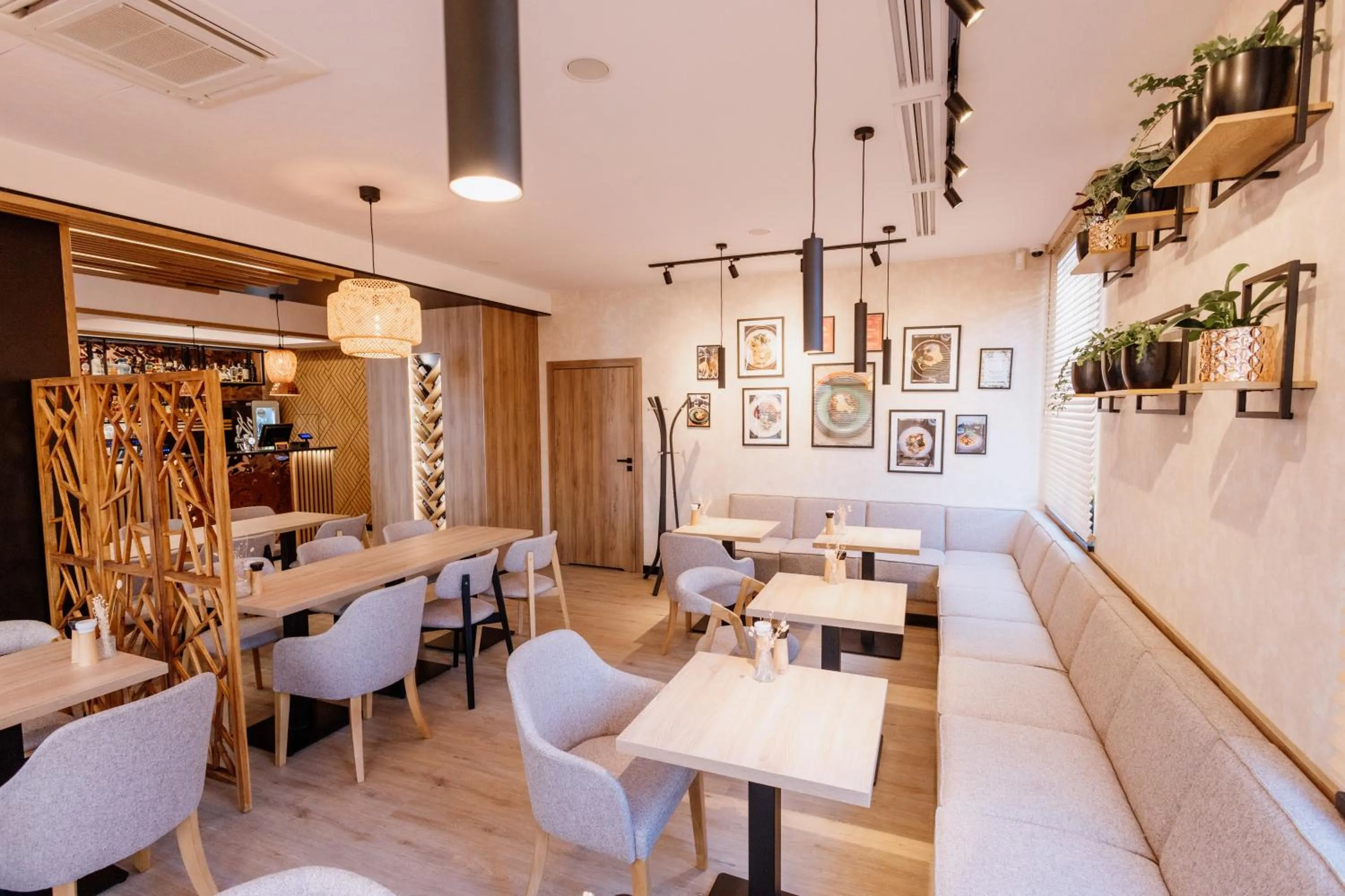 Restaurant/places to eat in Willa Pod Bramą