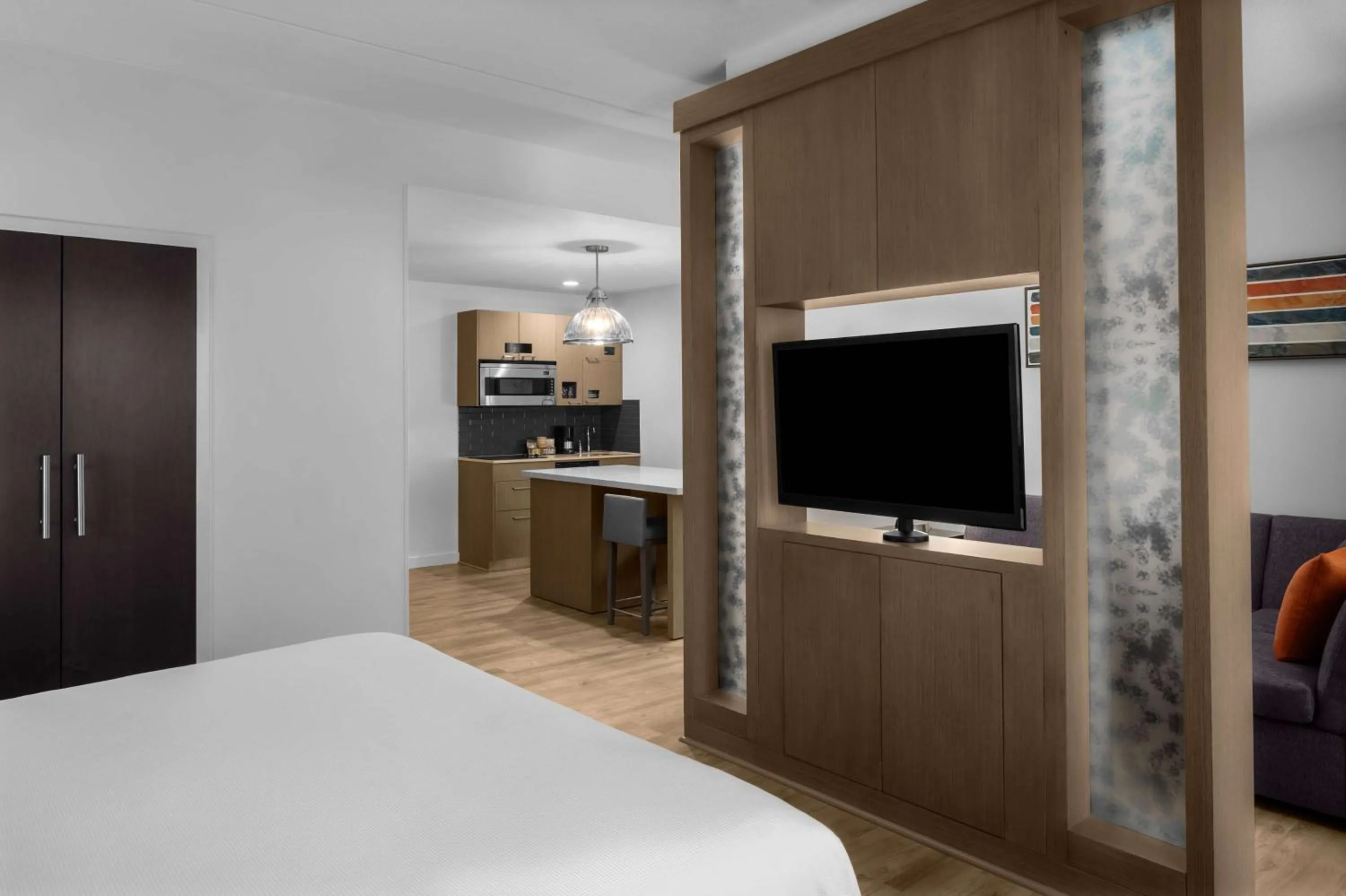 Photo of the whole room, Bed in Hyatt House Raleigh North Hills