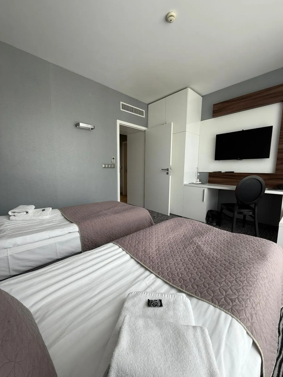 Bed in Hotel Gorczowski Katowice Chorzów