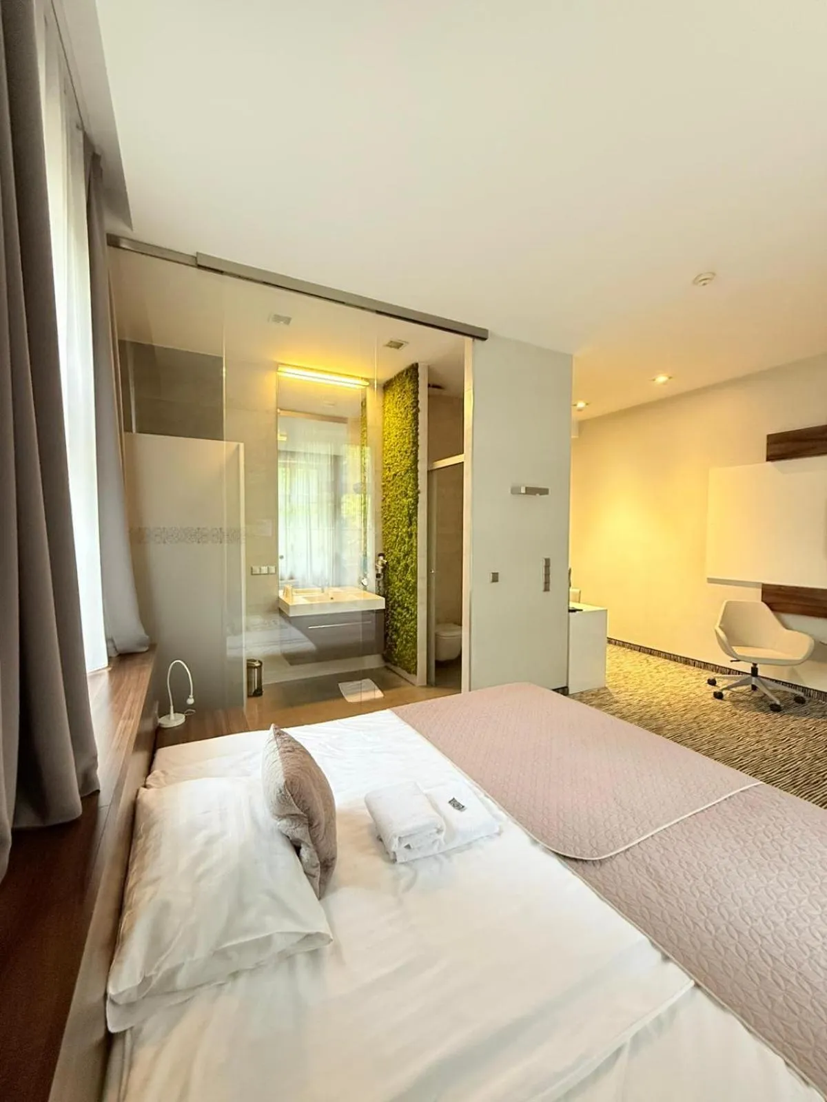 Bed in Hotel Gorczowski Katowice Chorzów