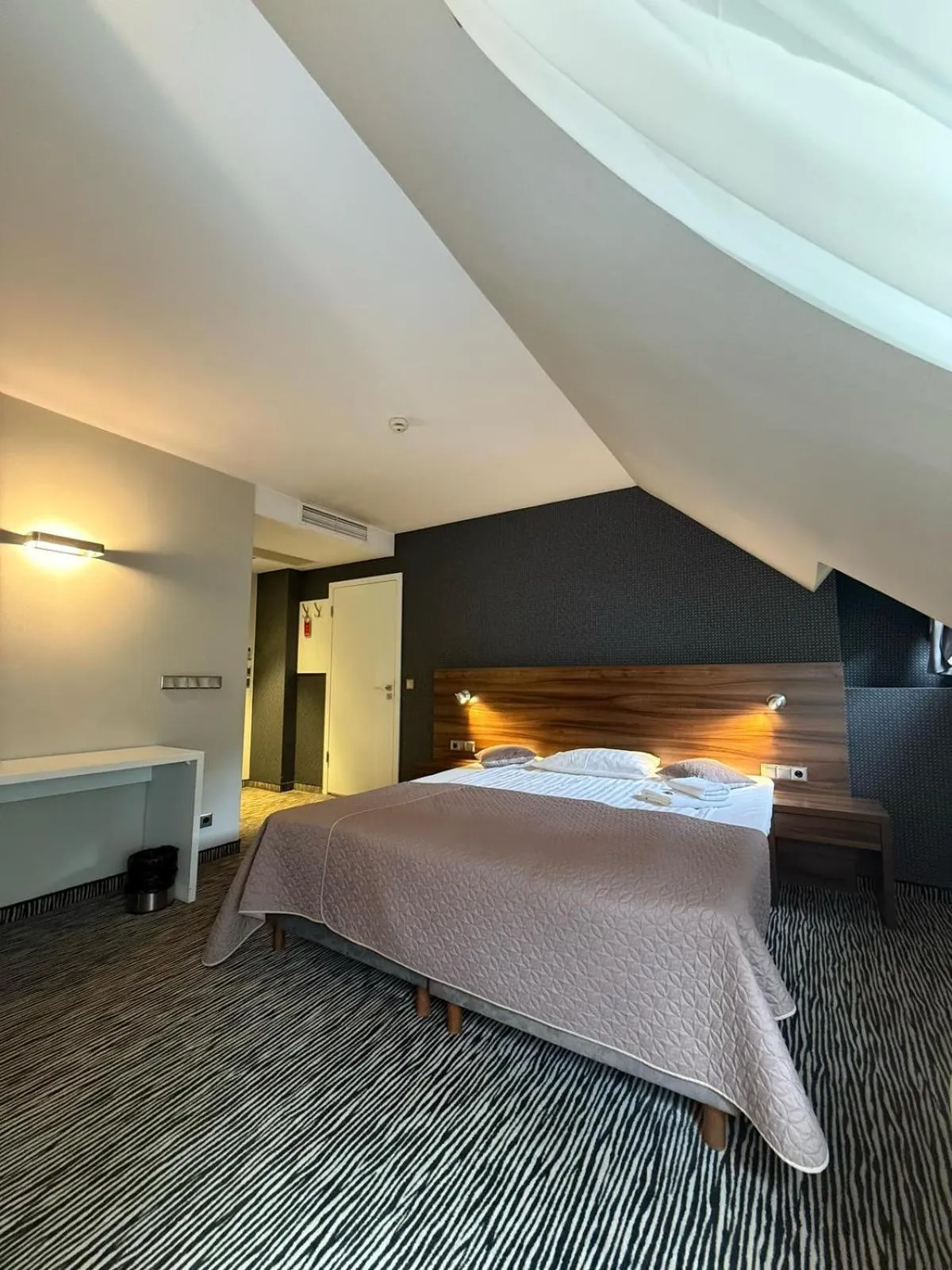 Bed in Hotel Gorczowski Katowice Chorzów