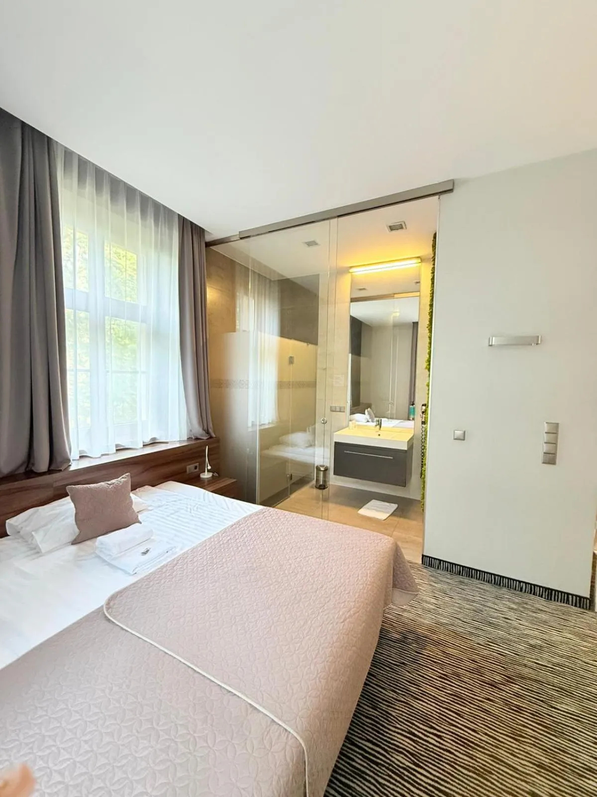 Bed in Hotel Gorczowski Katowice Chorzów