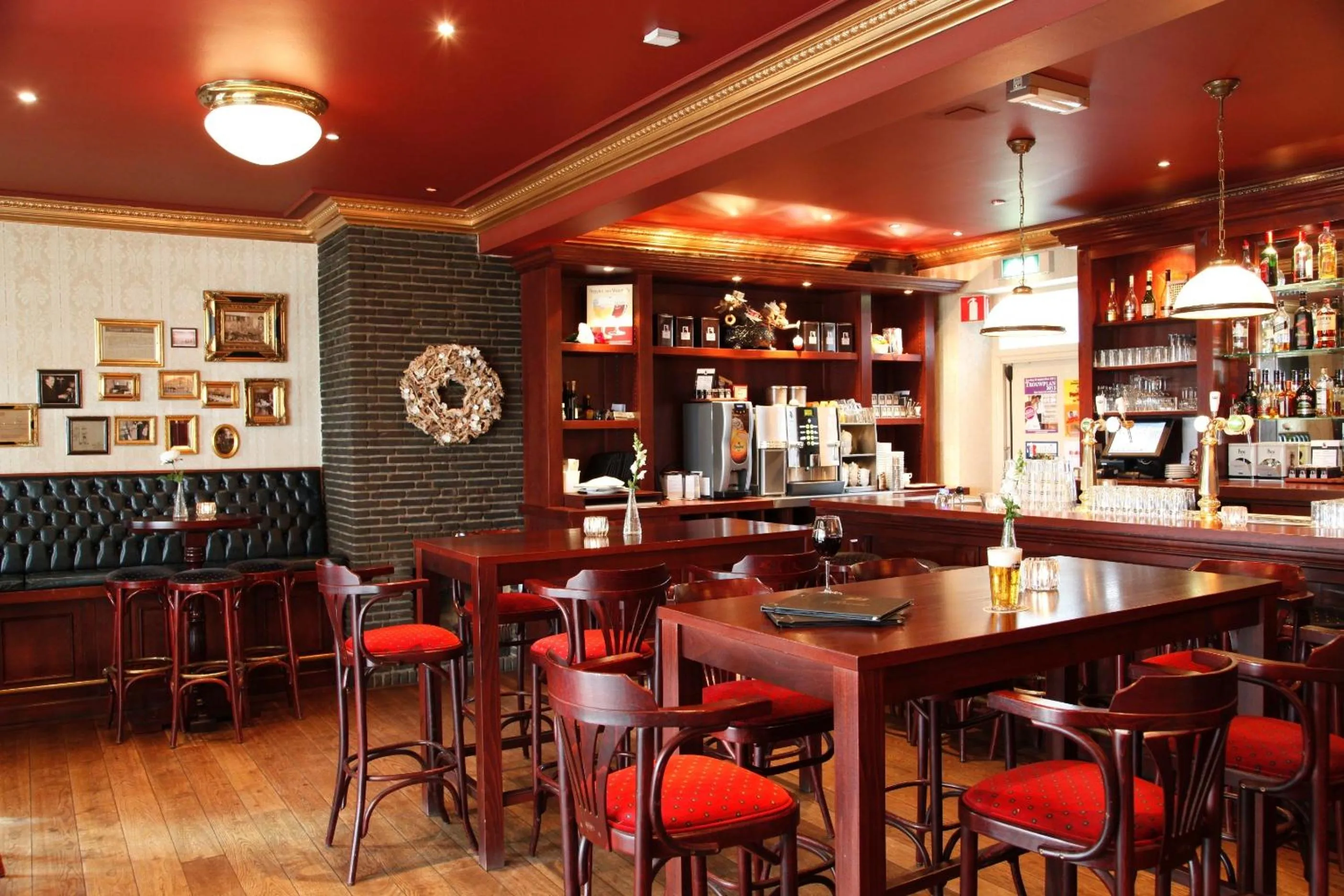 Lounge or bar in Hotel Restaurant Riche