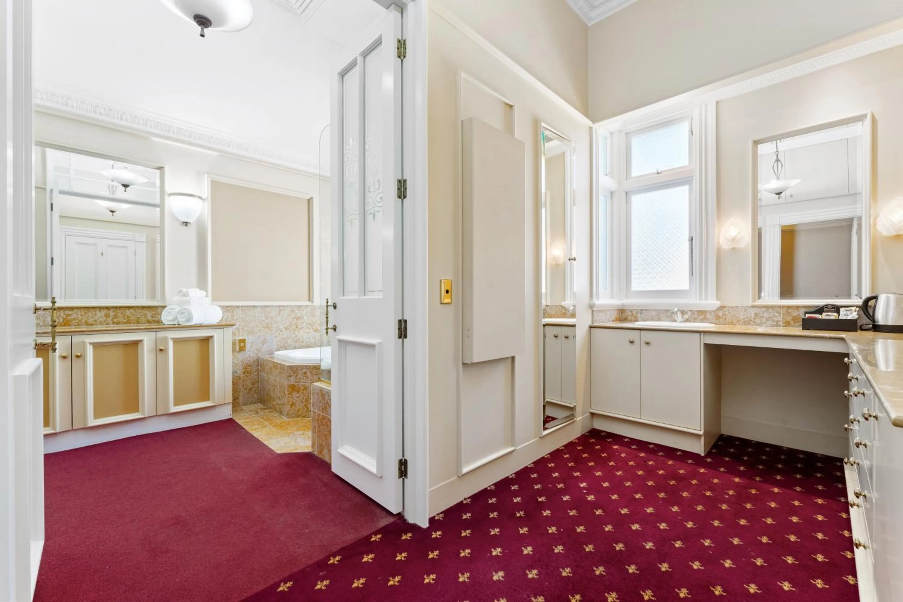 Shower in Aachen House