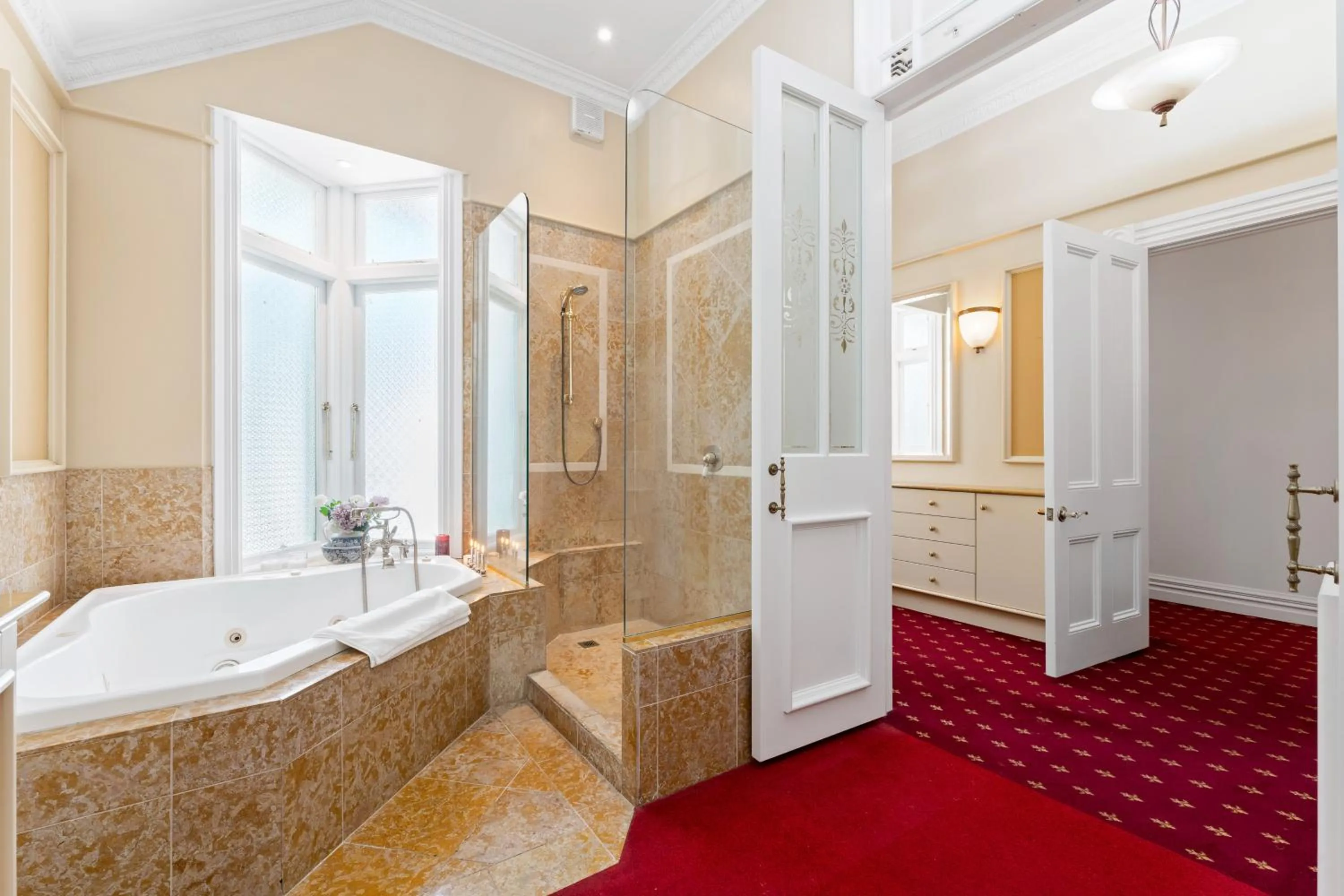 Shower in Aachen House