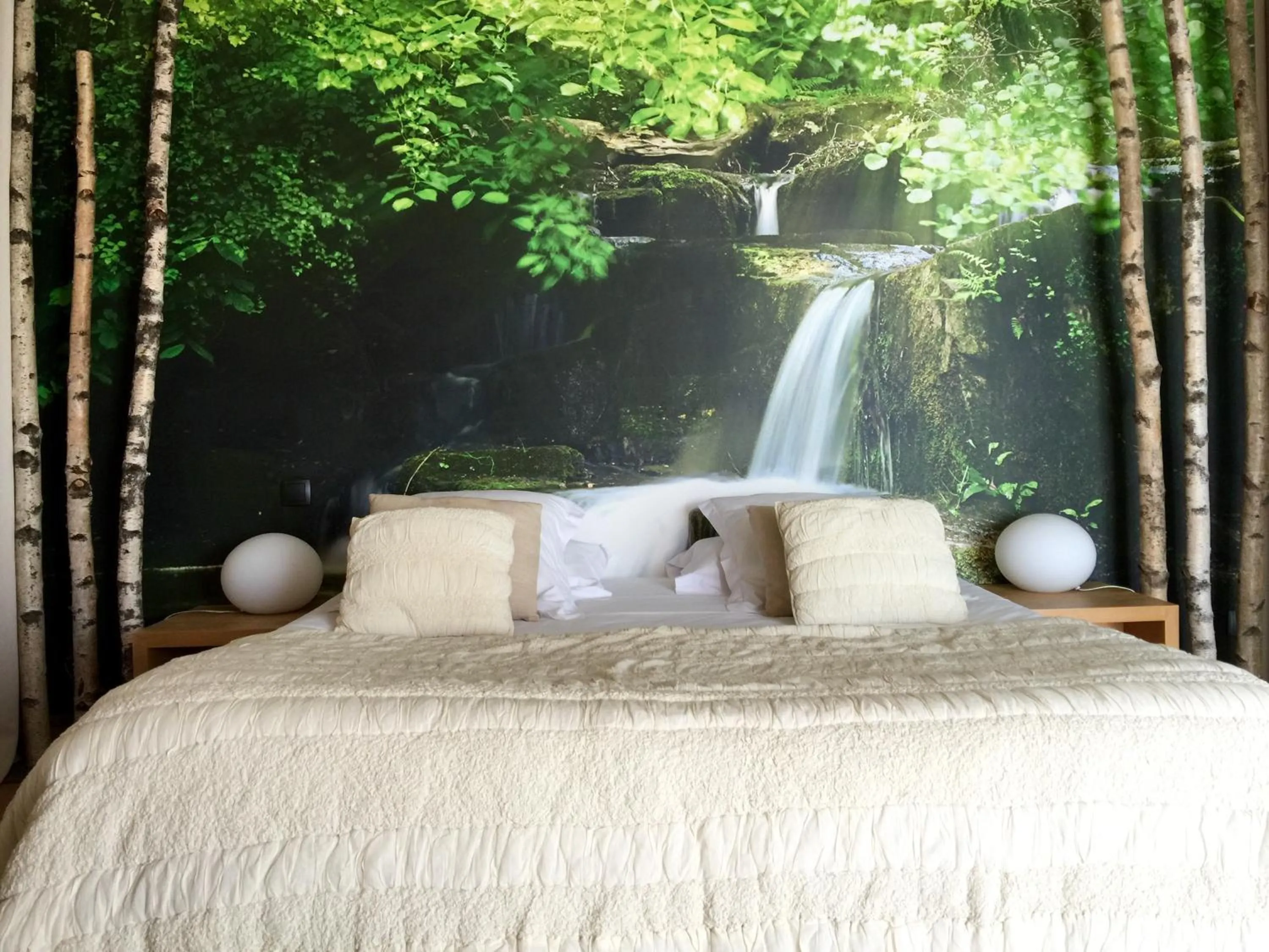 Bed in Domaine de Chalvêches Hôtel SPA 4*