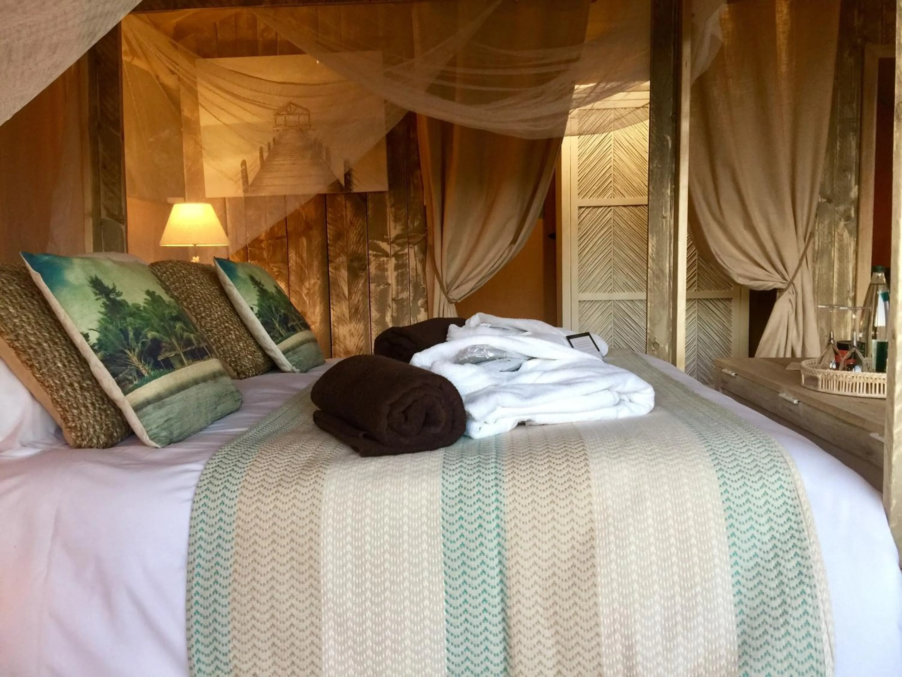 Sauna, Bed in Domaine de Chalvêches Hôtel SPA 4*