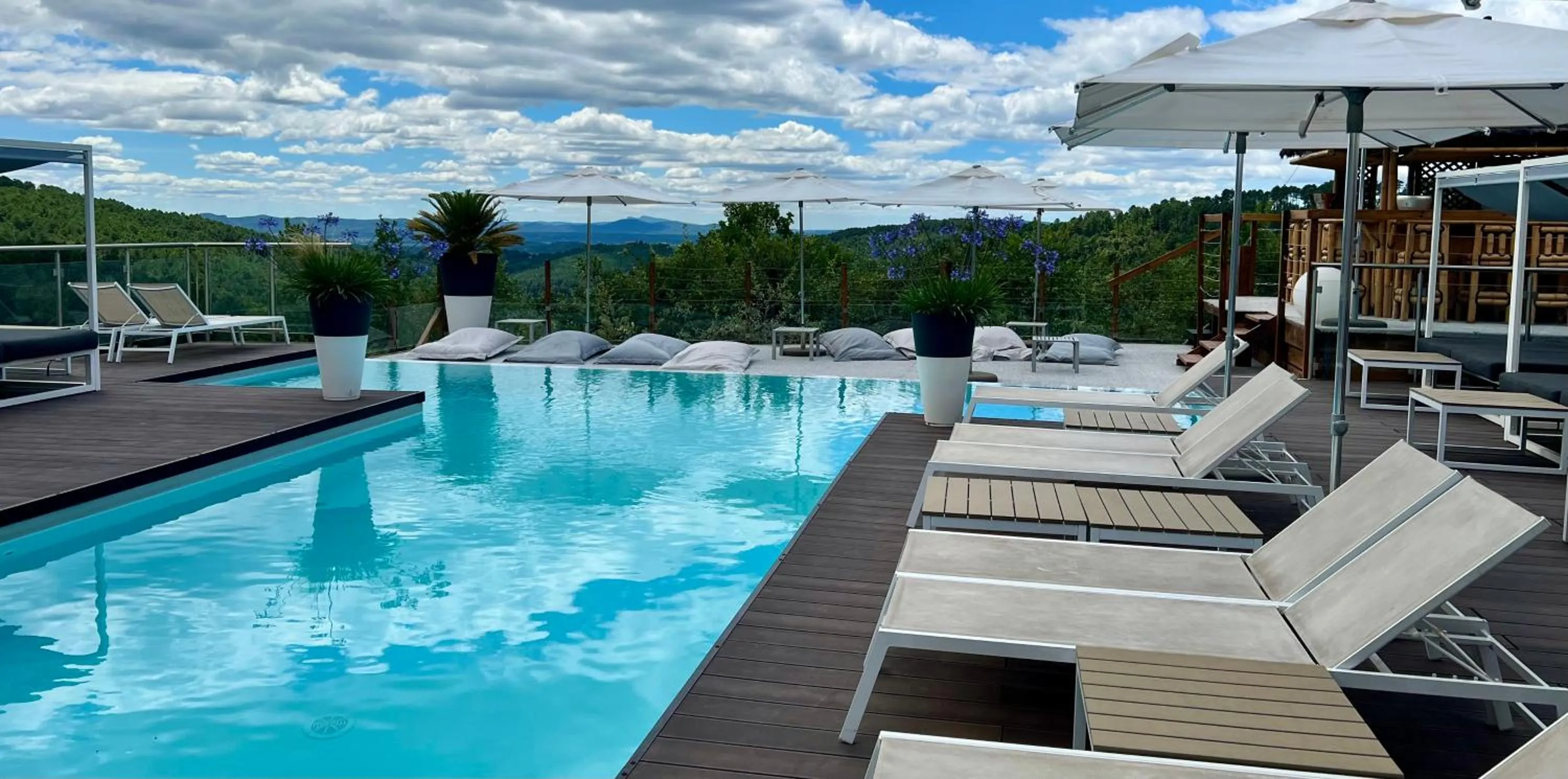 Swimming pool in Domaine de Chalvêches Hôtel SPA 4*
