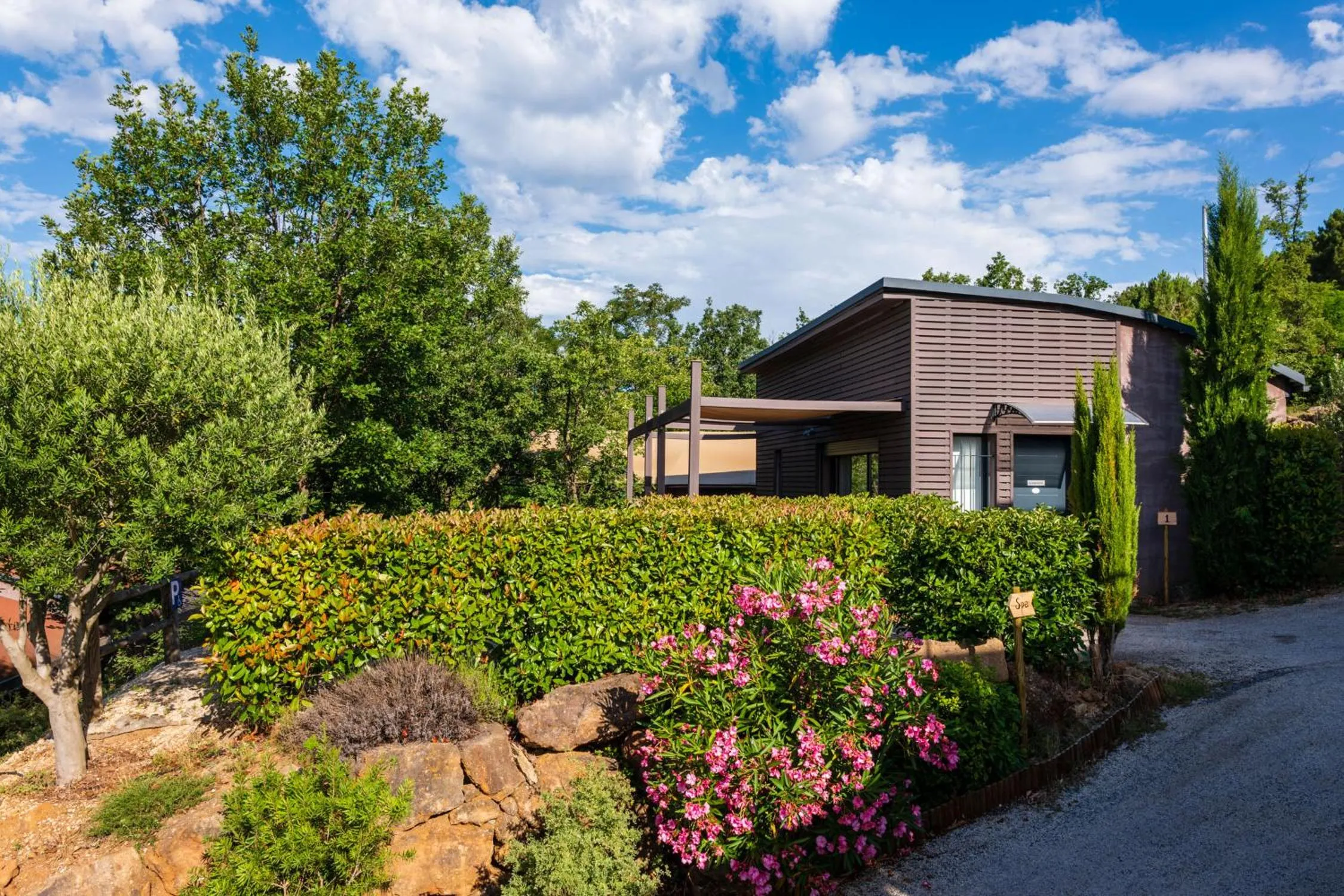 Garden in Domaine de Chalvêches Hôtel SPA 4*