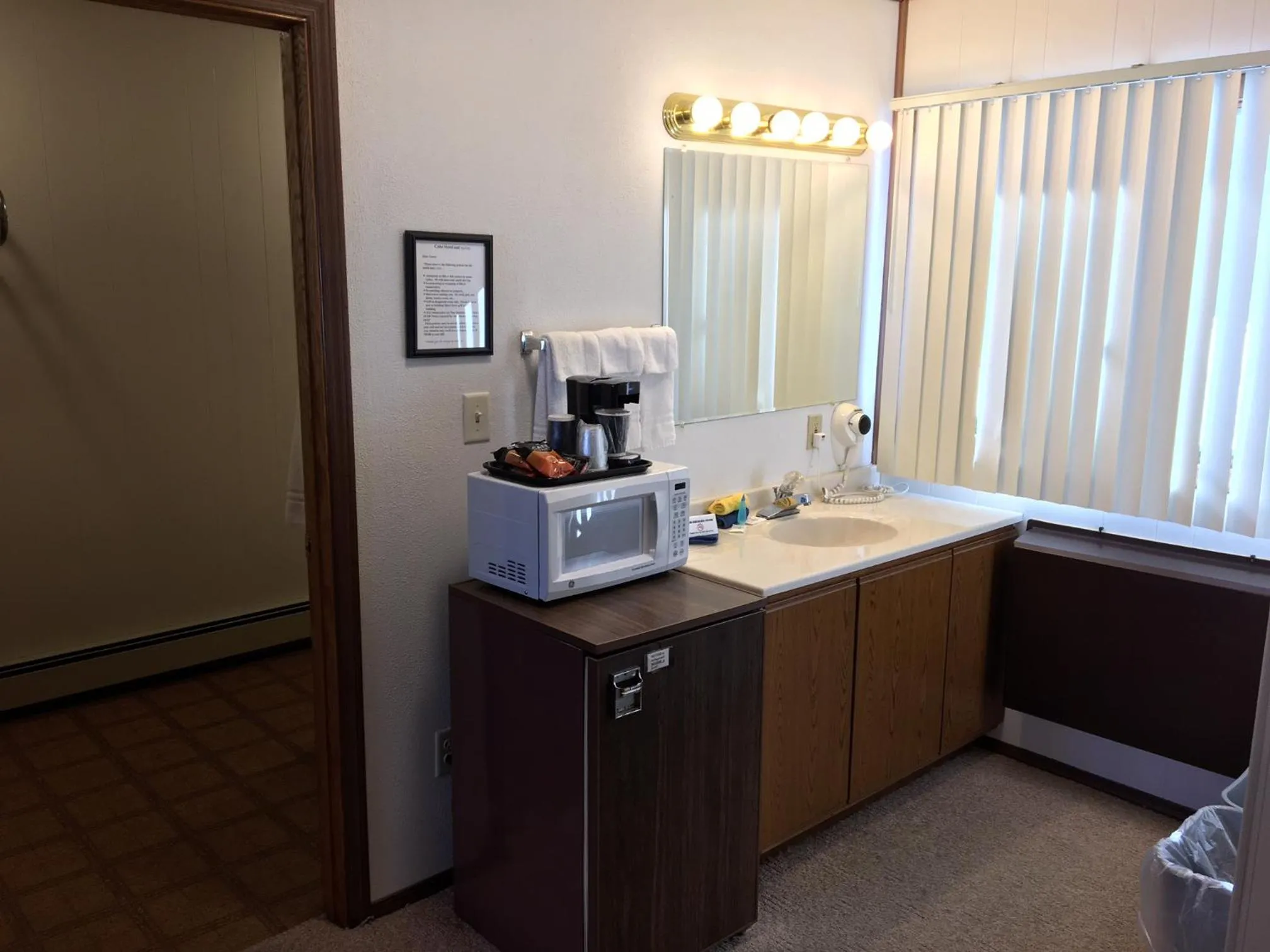 Deluxe Queen Room in Coho Motel