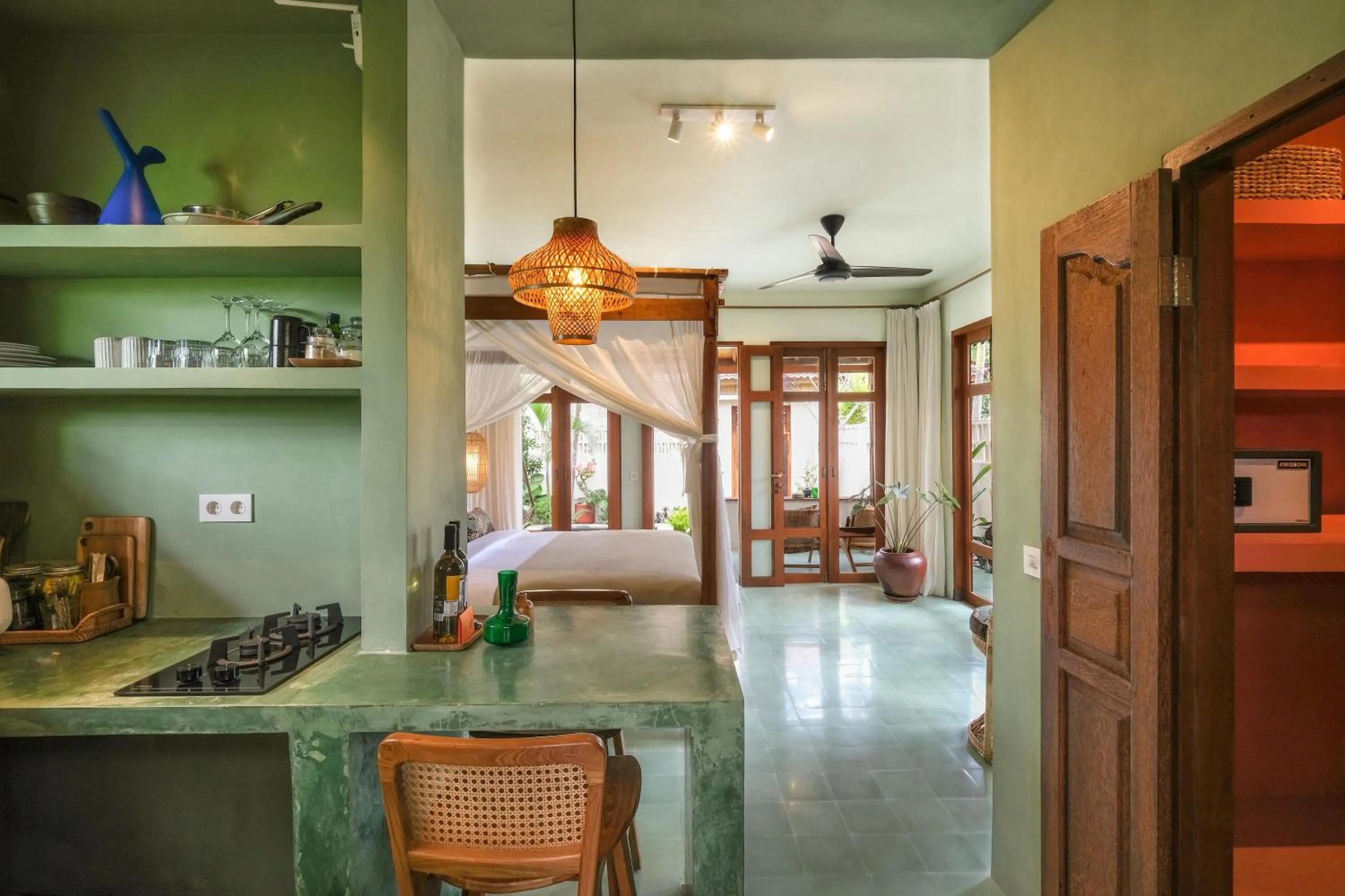 Kitchen or kitchenette in Rumah Senang - Walk to Beach