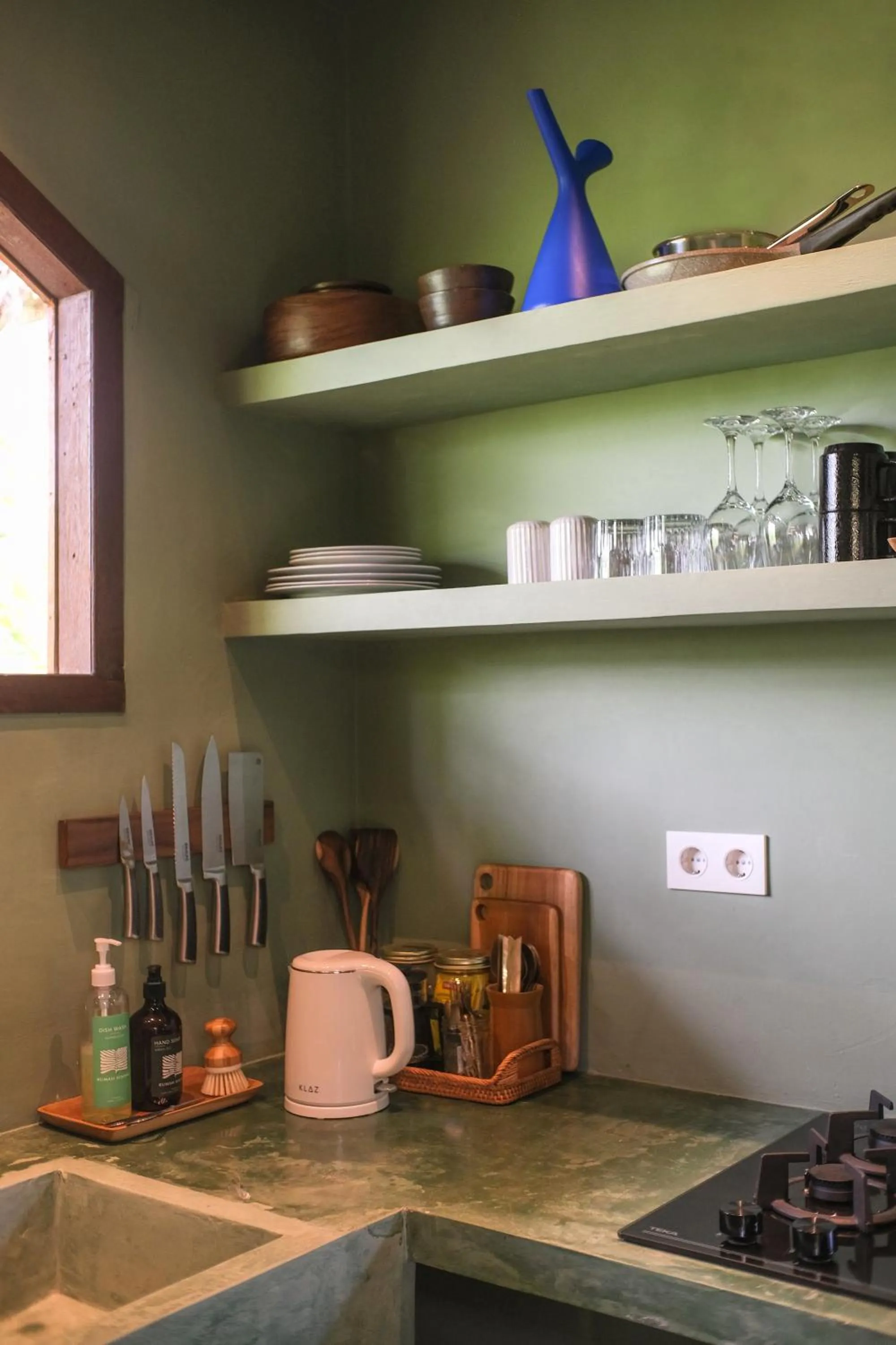 Kitchen or kitchenette in Rumah Senang - Walk to Beach