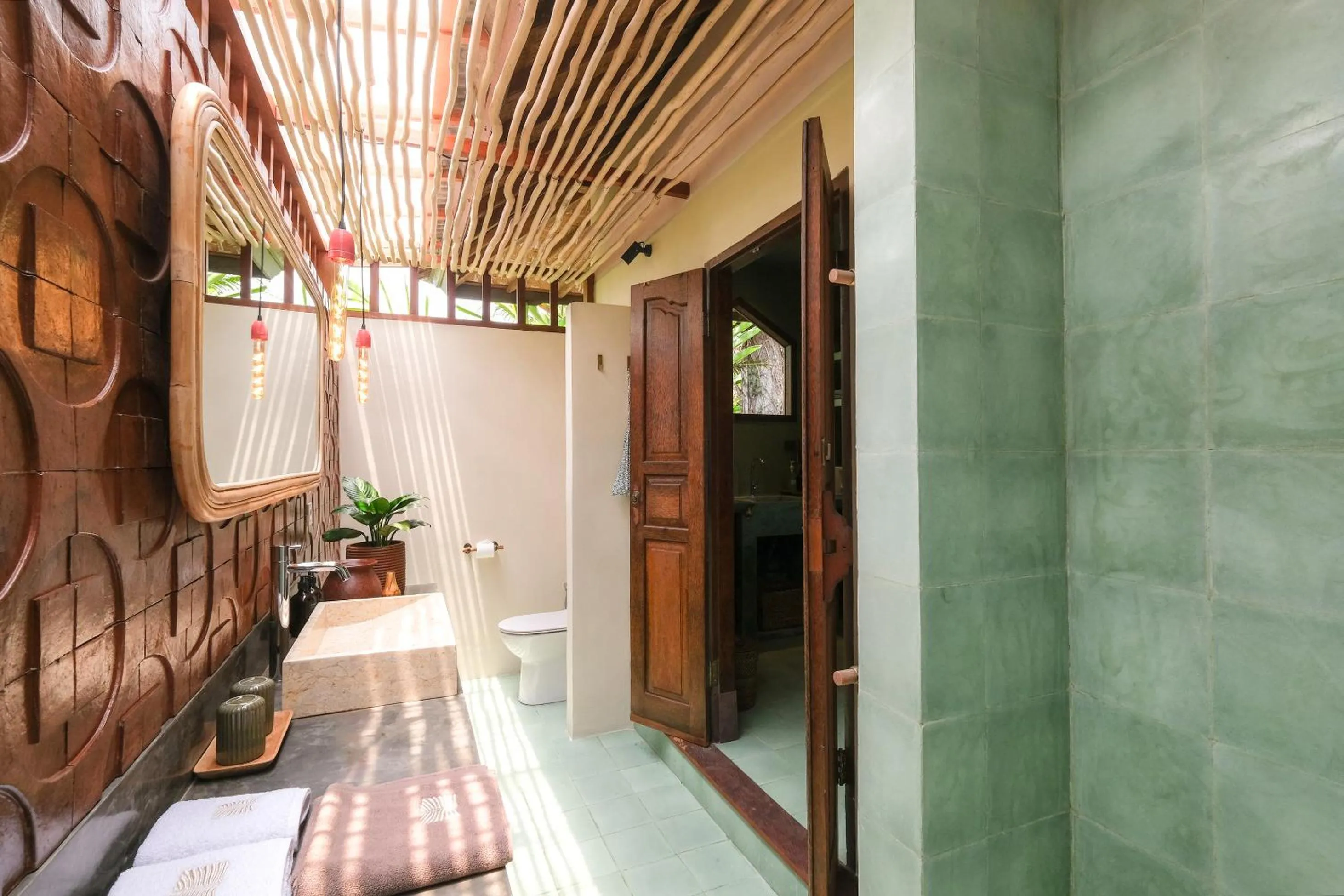 Bathroom in Rumah Senang - Walk to Beach