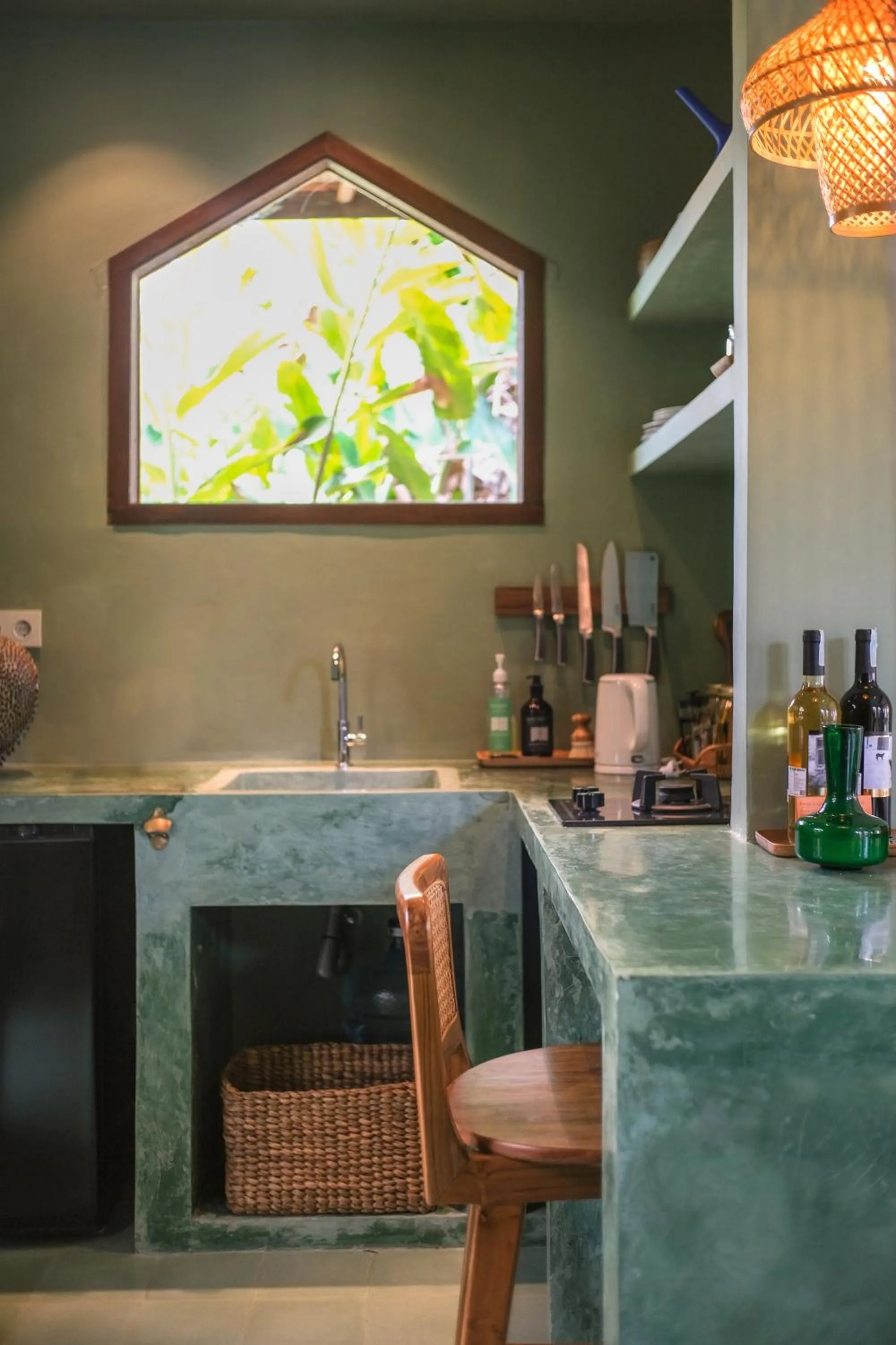 Kitchen or kitchenette in Rumah Senang - Walk to Beach