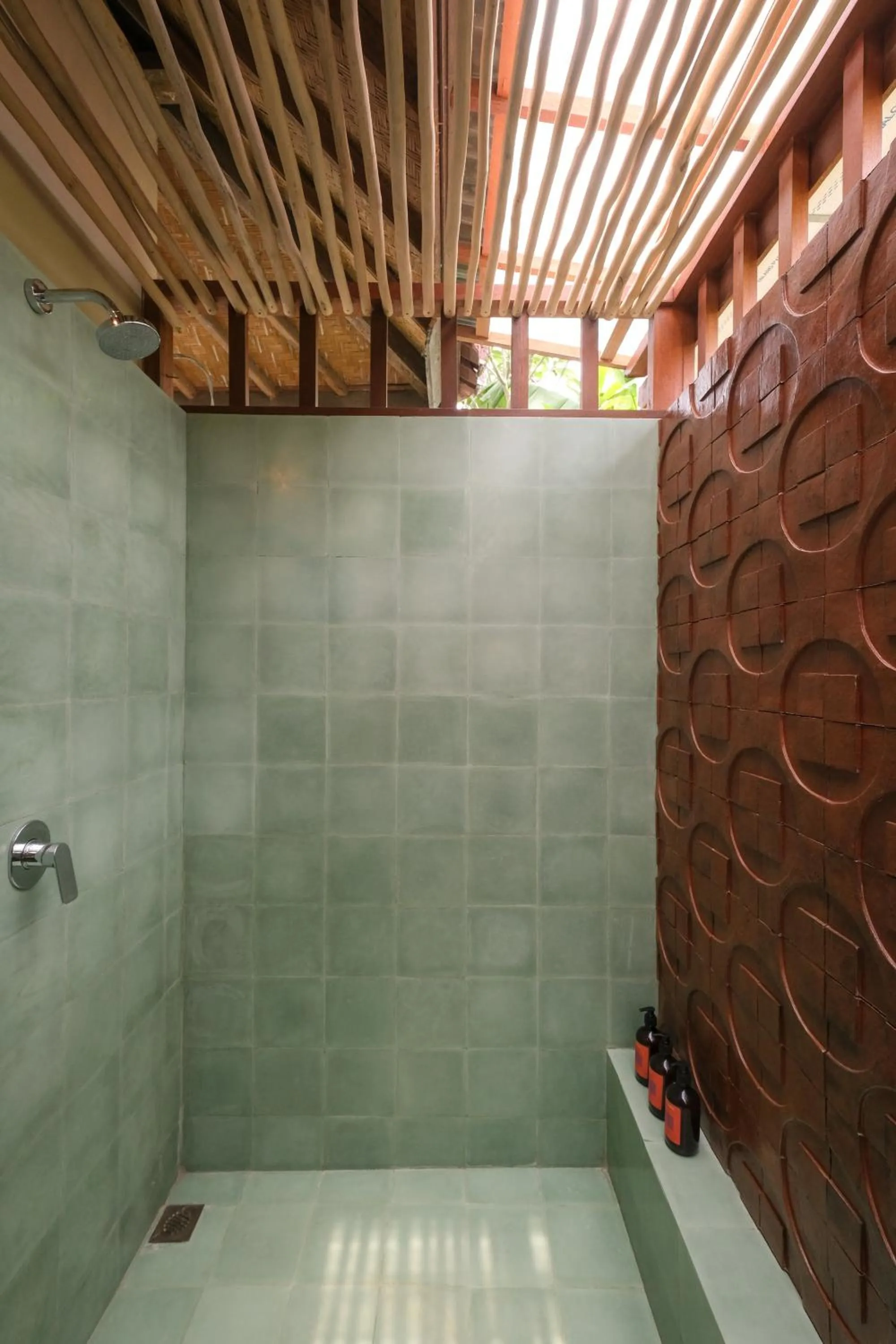 Bathroom in Rumah Senang - Walk to Beach