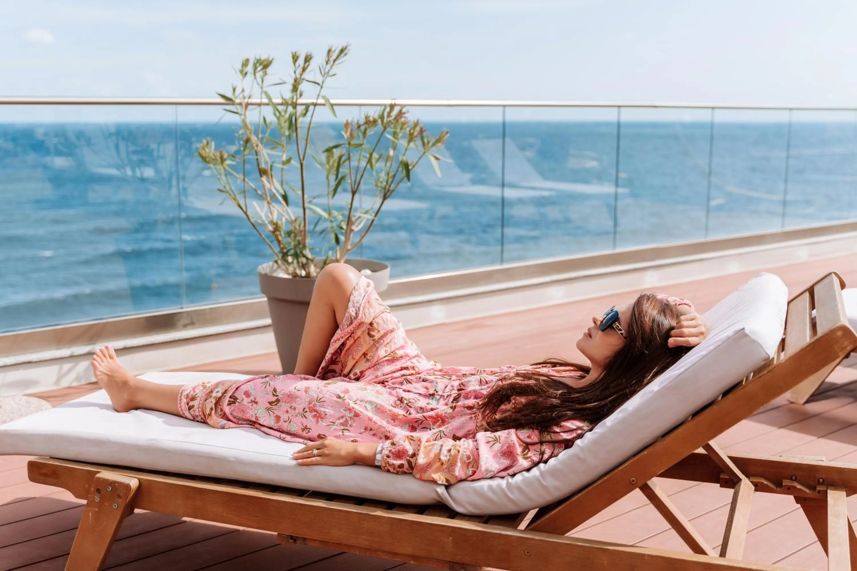 Swimming pool in GRIFID Encanto Beach Hotel - MediSPA, Ultra All Inclusive & Private Beach