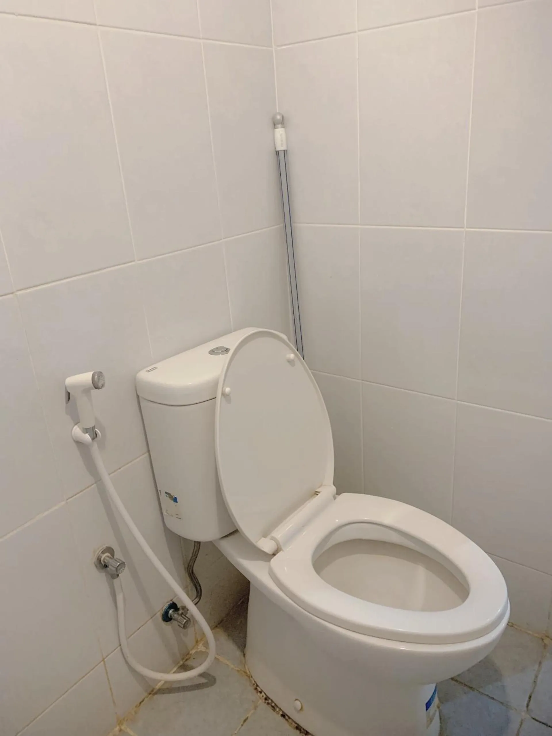 Bathroom in Apartemen Tokyo Riverside PIK 2 by Benchmark