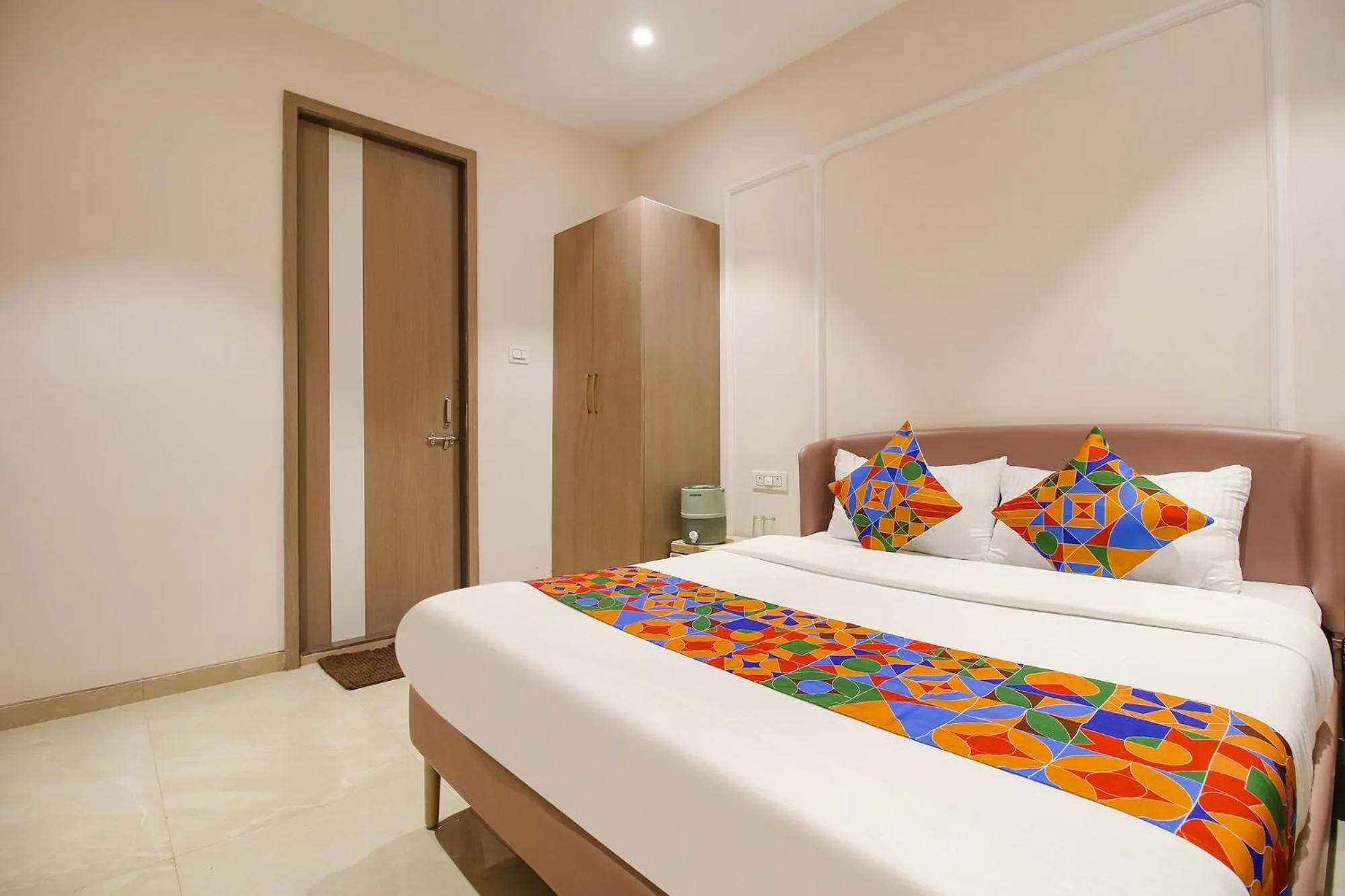 Living room, Bed in FabHotel Sharma & Vishnu Garden