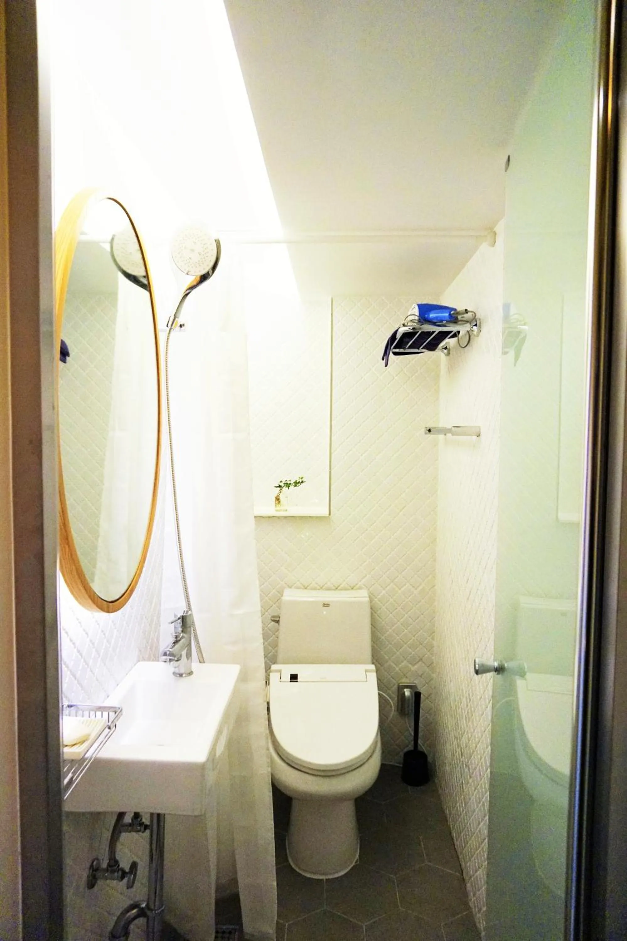 Shower in NagNe House Boutique Hanok