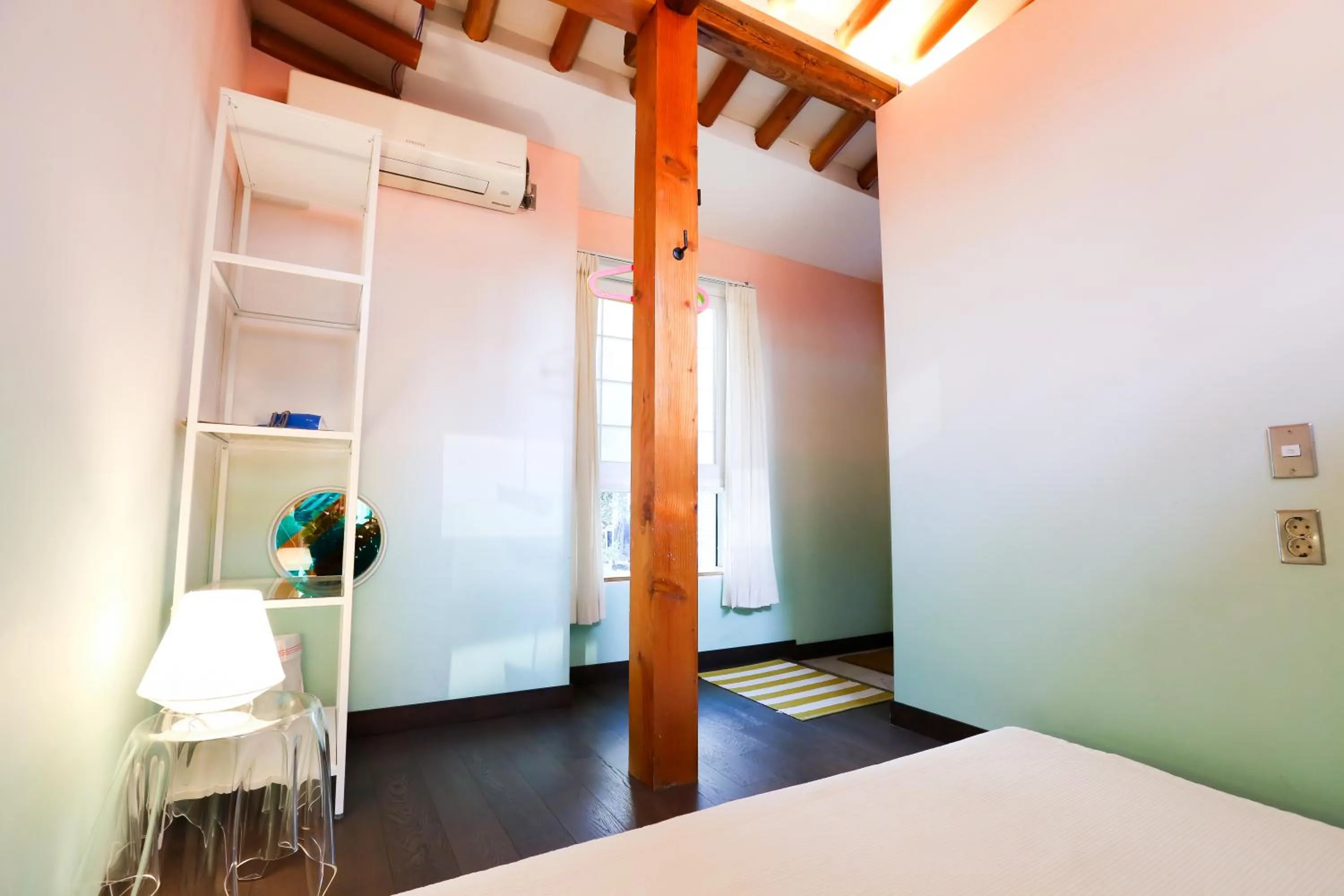 Bed in NagNe House Boutique Hanok