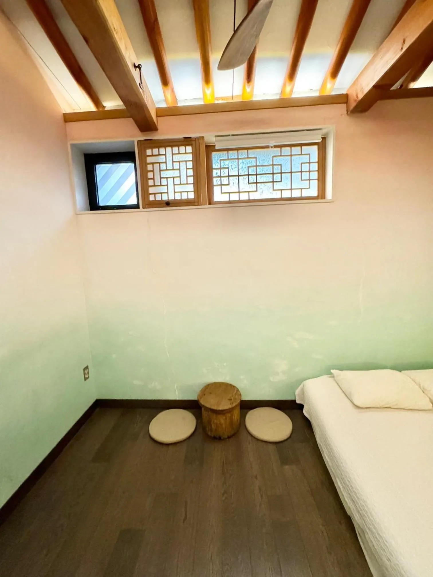 Bed in NagNe House Boutique Hanok