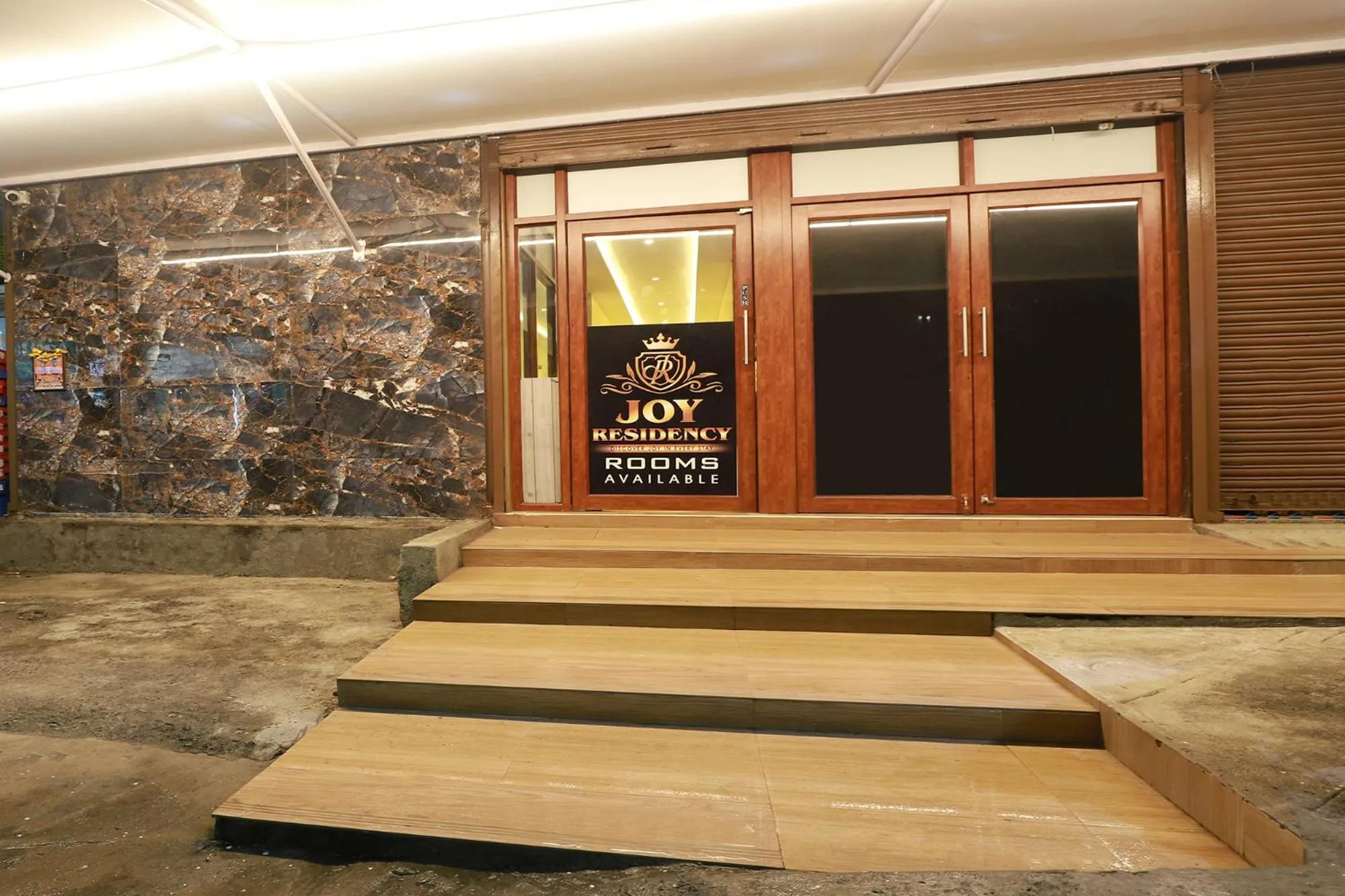 Facade/entrance in FabHotel Joy Residency