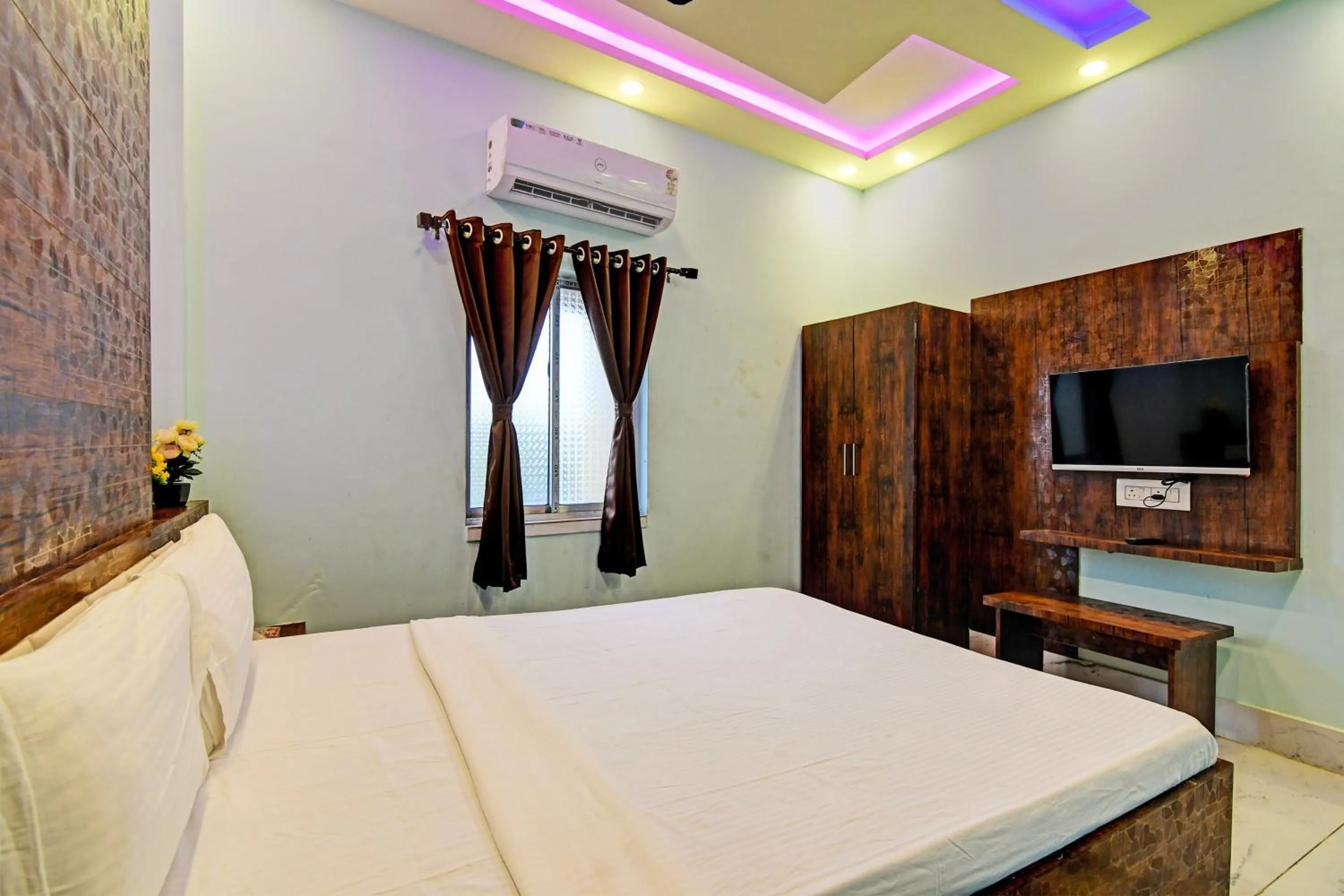 Bedroom, Bed in Super Hotel O The Orchid Residency