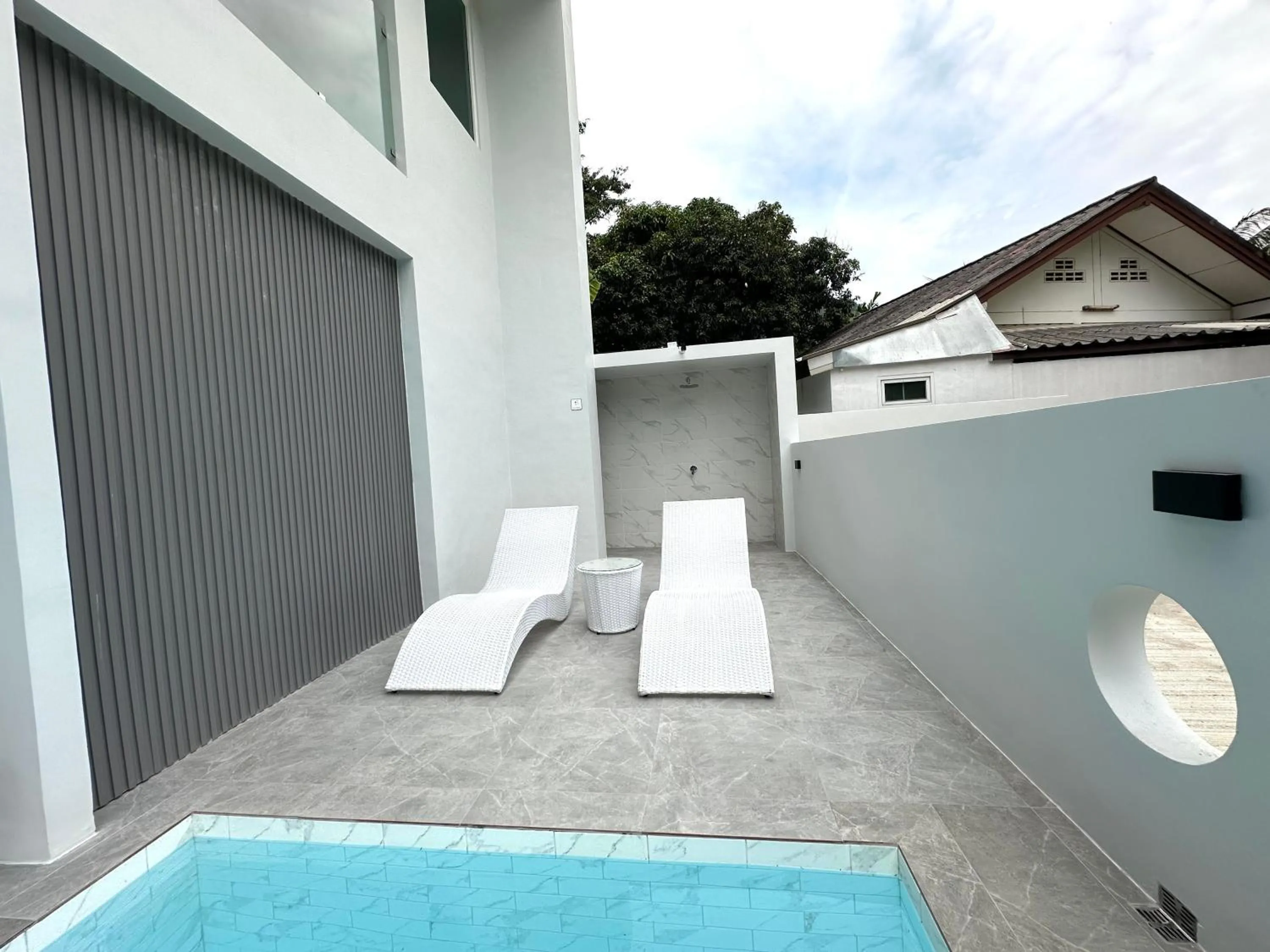 Swimming pool in Kata Place Villa