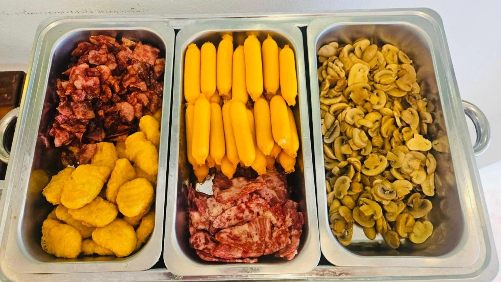 Food and drinks in Kata Place Villa