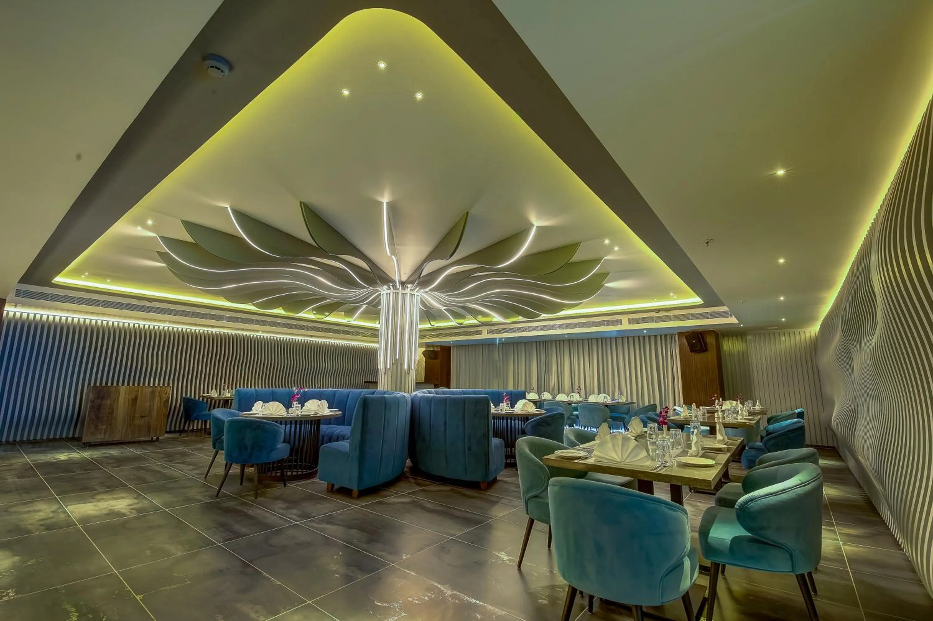 Restaurant/places to eat in Regenta Central Javaji Mysore