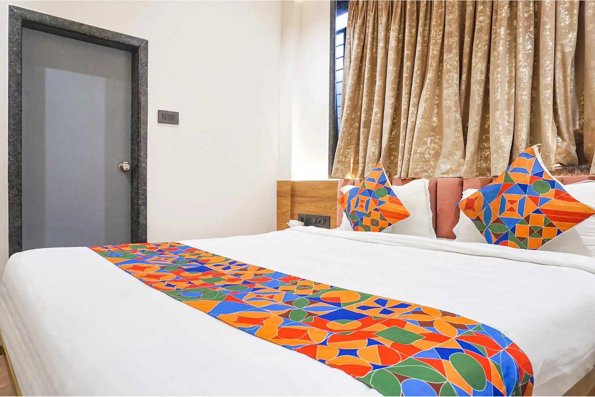 Bed in Oriva Shourya Residency - Nr Maharshi Karve Museum