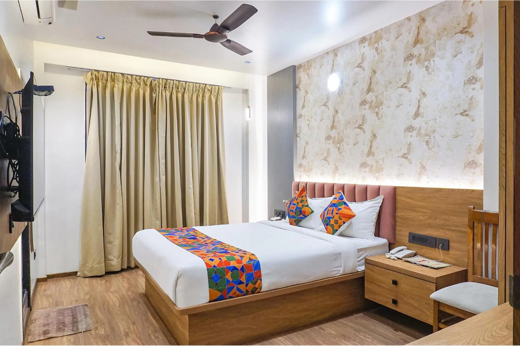 Bed in Oriva Shourya Residency - Nr Maharshi Karve Museum