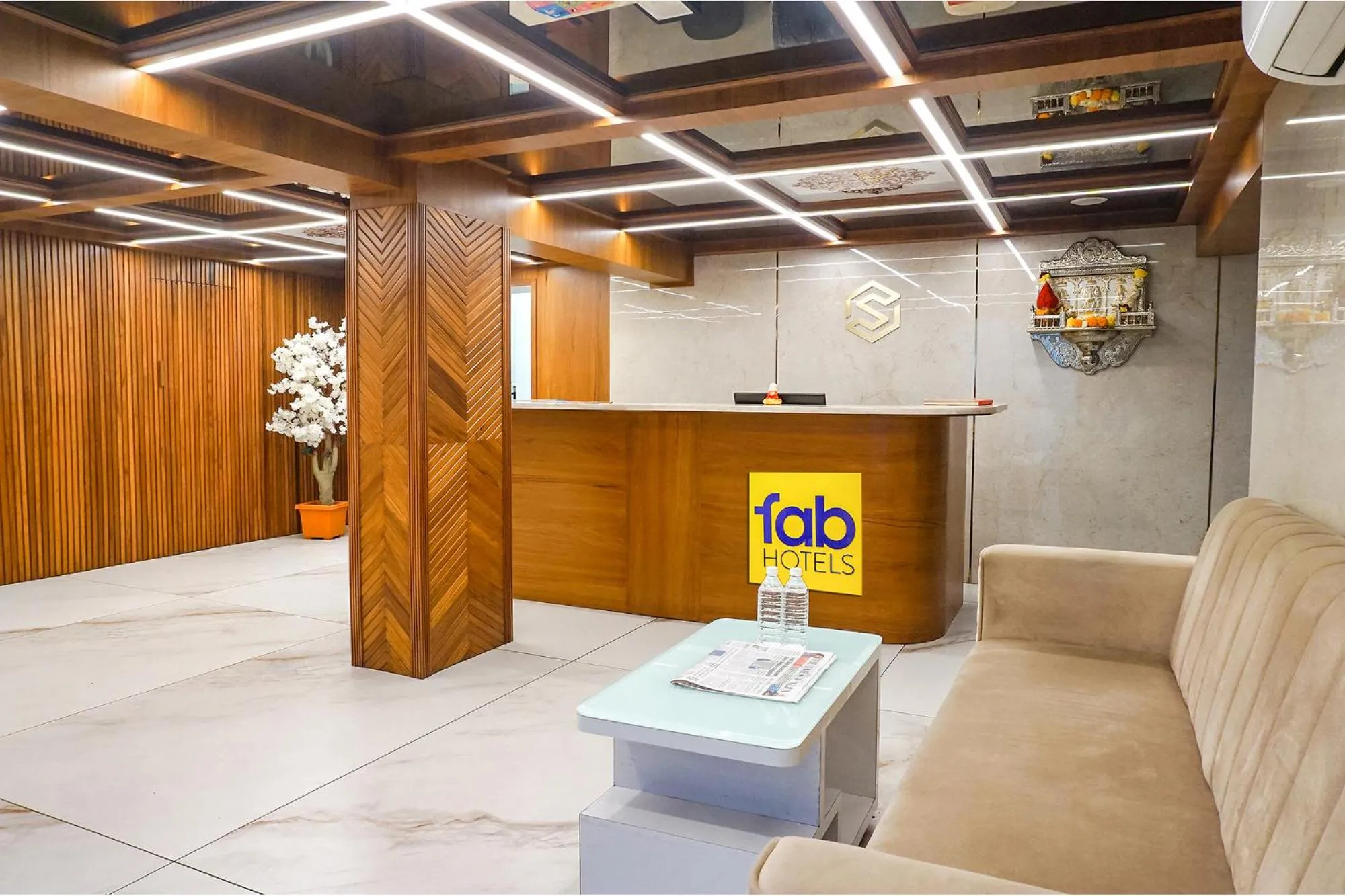 Lobby or reception in Oriva Shourya Residency - Nr Maharshi Karve Museum