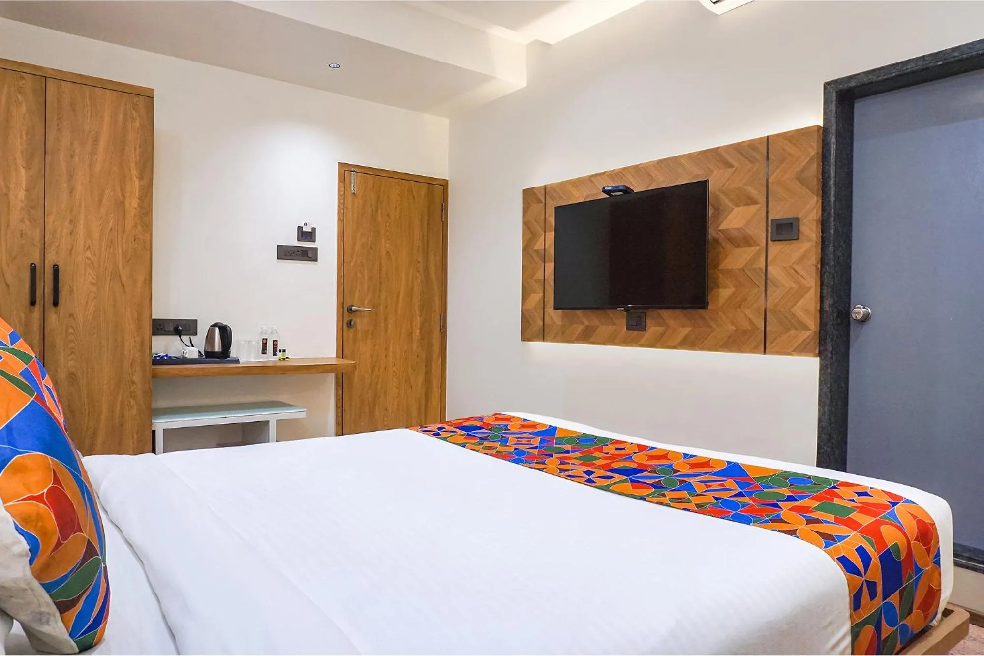 Bed in Oriva Shourya Residency - Nr Maharshi Karve Museum