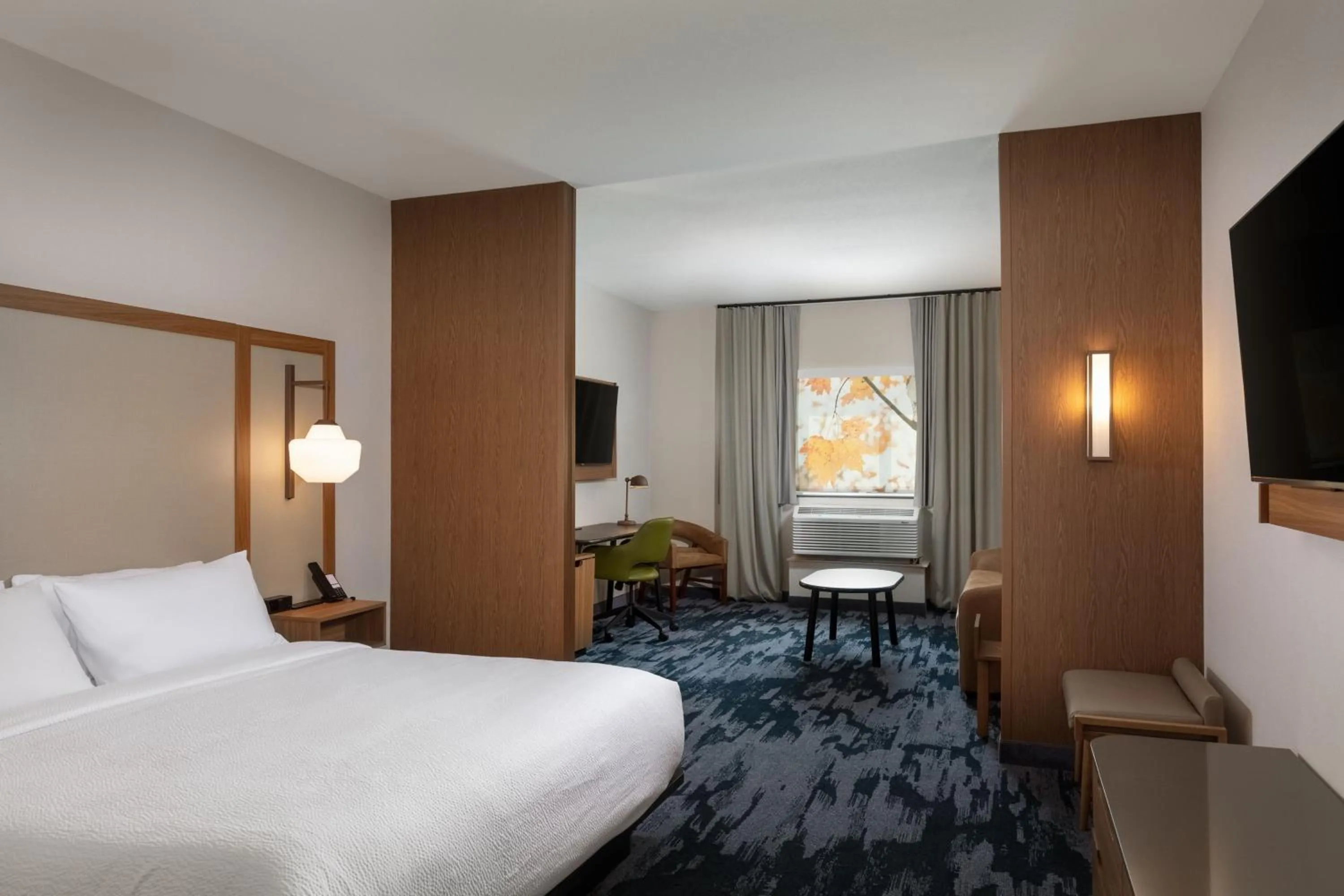Photo of the whole room, Bed in Fairfield by Marriott Inn & Suites Omaha at MH Landing