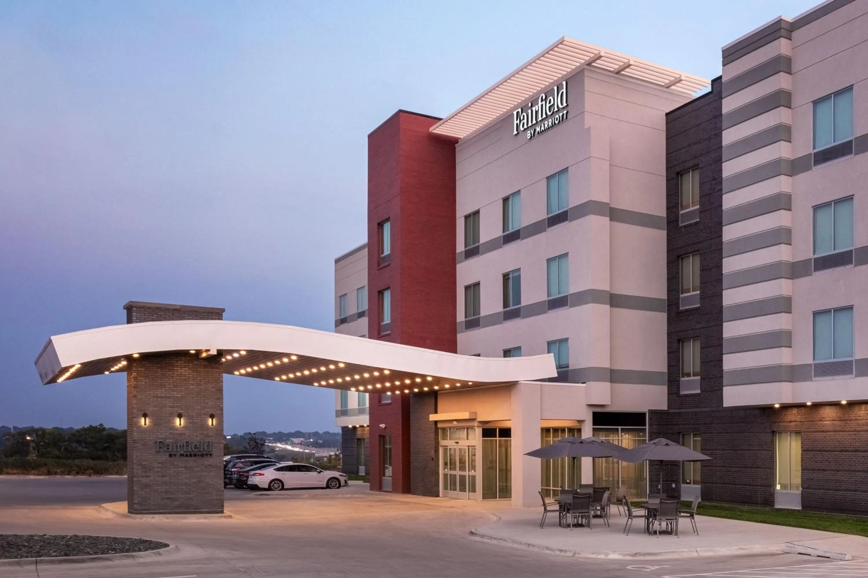Property building in Fairfield by Marriott Inn & Suites Omaha at MH Landing