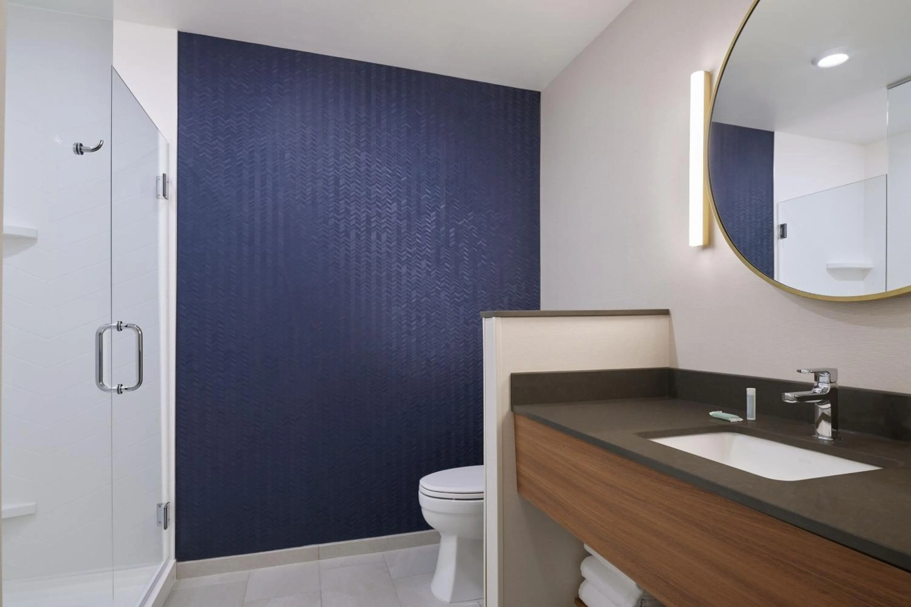Bathroom in Fairfield Inn & Suites by Marriott Tempe