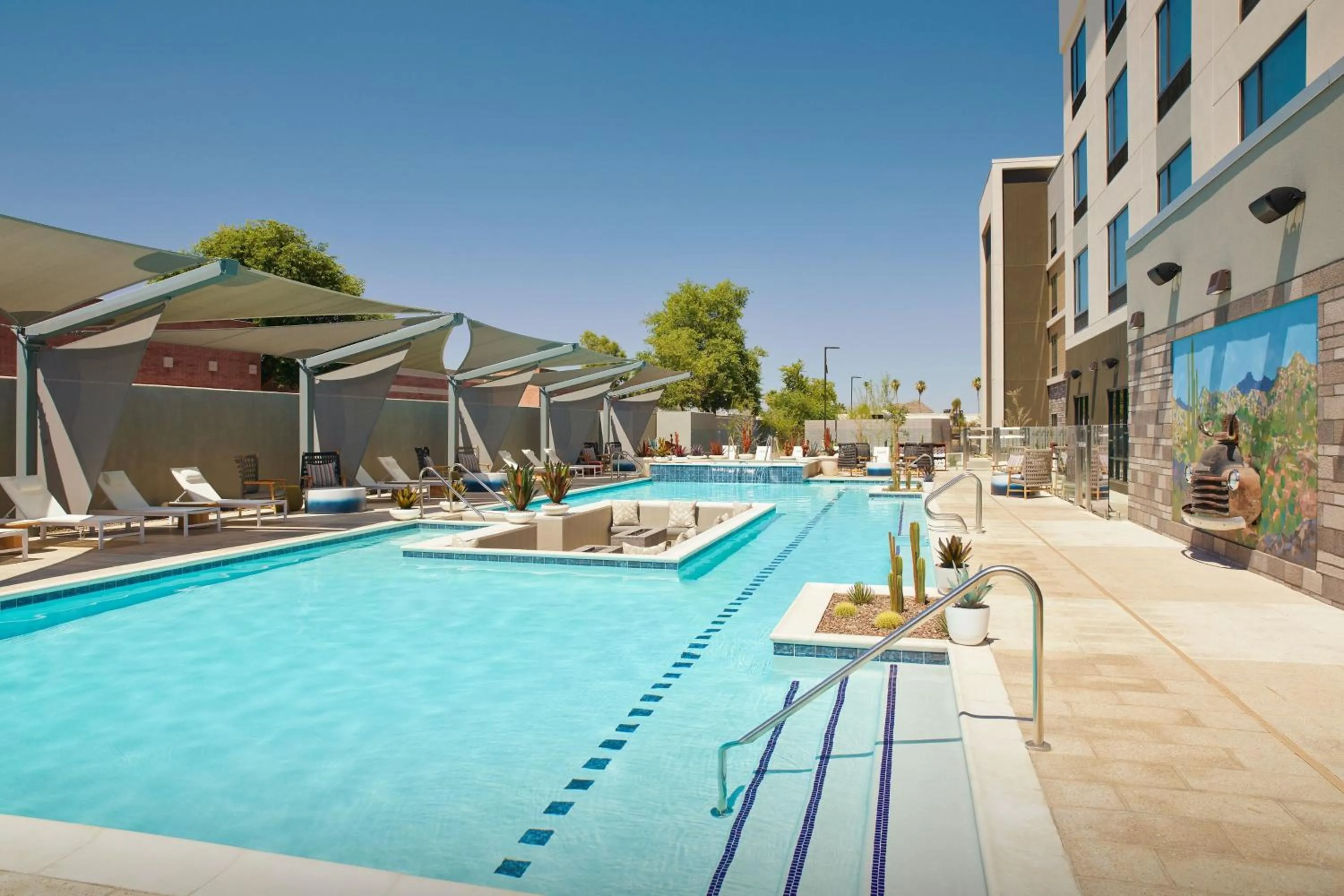 Swimming pool in Fairfield Inn & Suites by Marriott Tempe