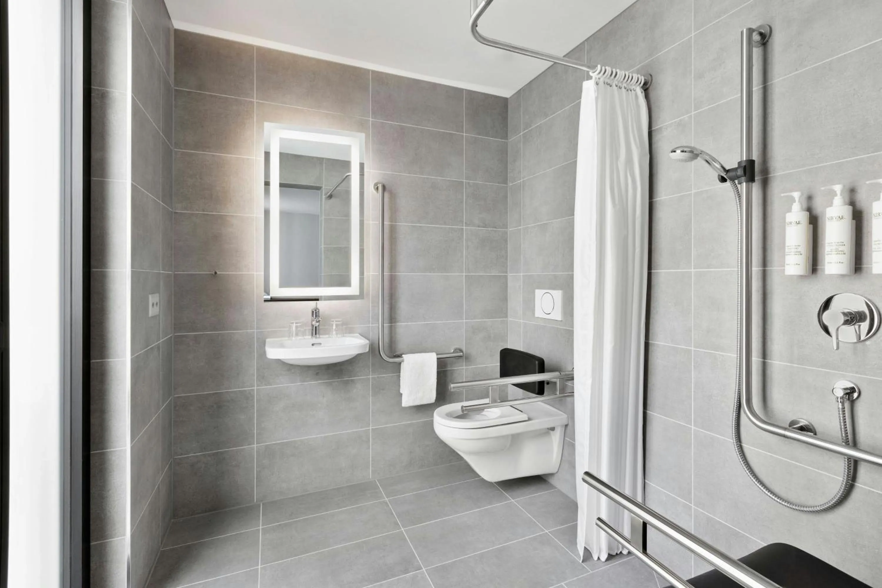 Bathroom in Courtyard by Marriott Biel Bienne