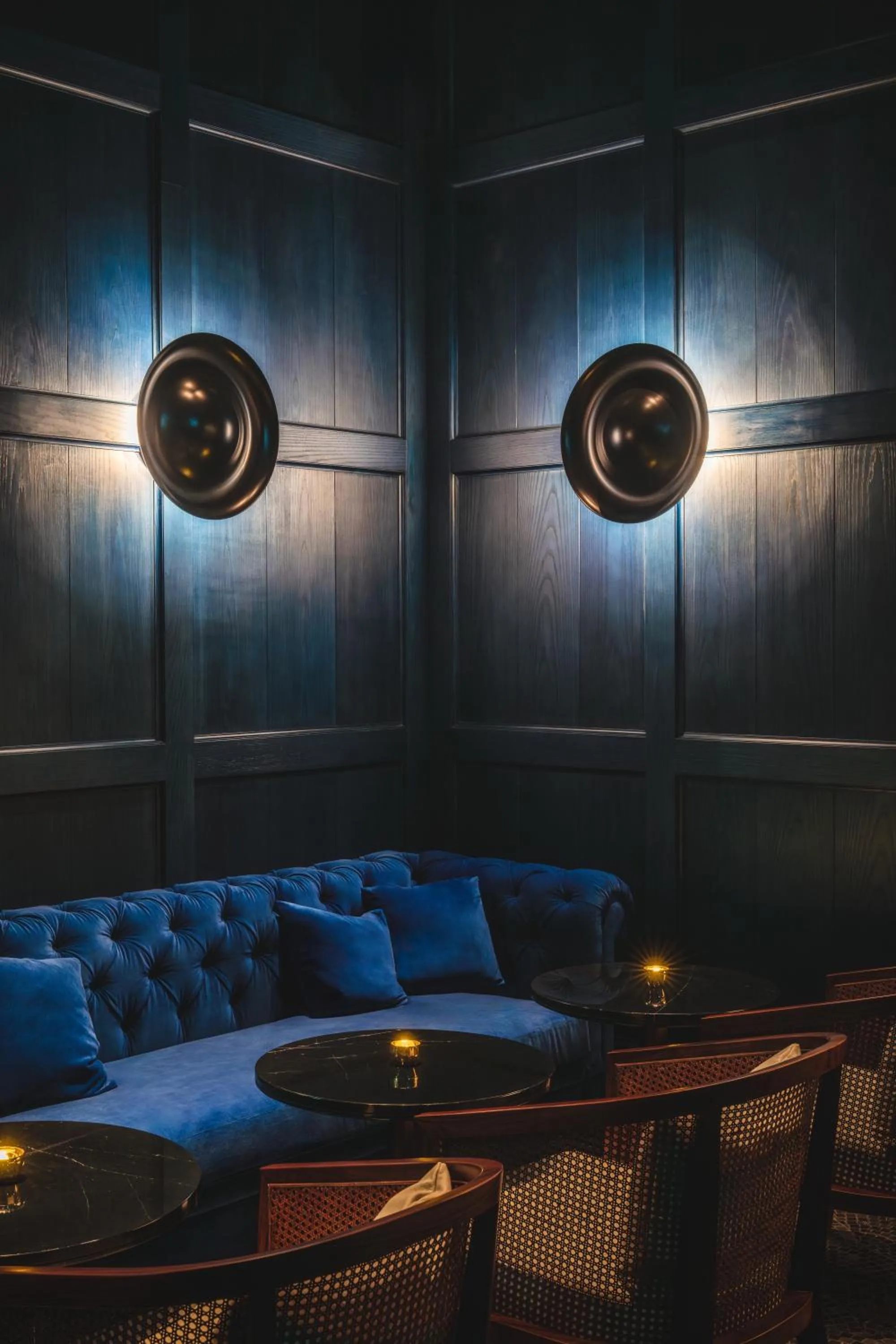 Lounge or bar in The Singapore EDITION