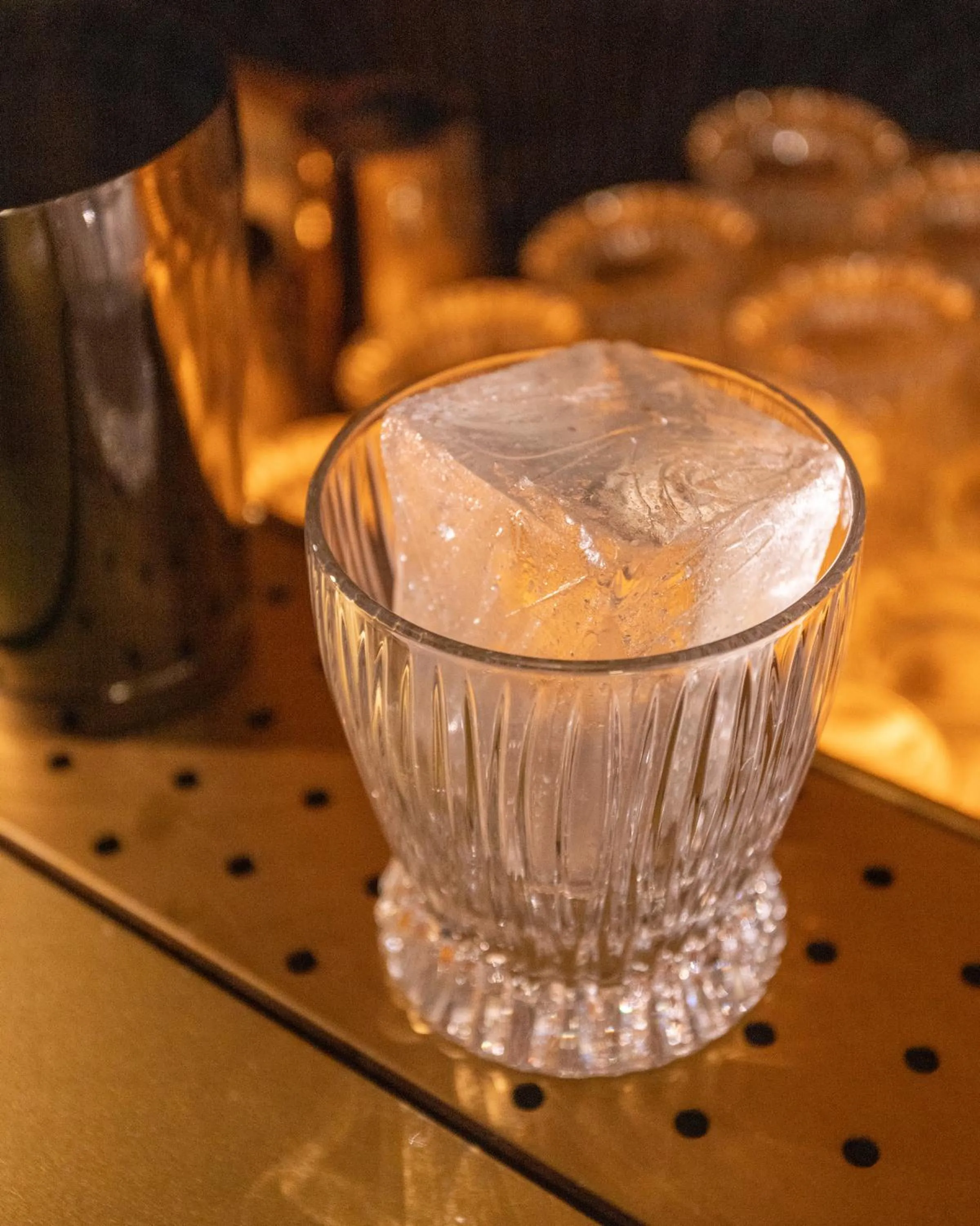 Lounge or bar in The Singapore EDITION