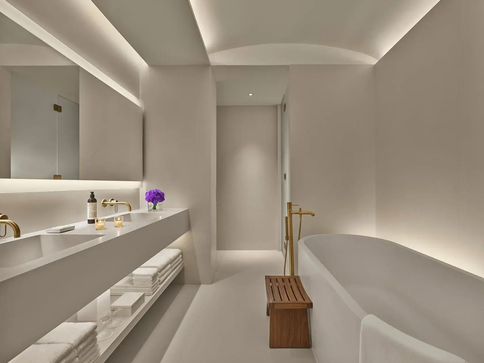 Deluxe King, Larger Guest room, 1 King, City view in The Singapore EDITION Deluxe King, Larger Guest room, 1 King, City view in The Singapore EDITION