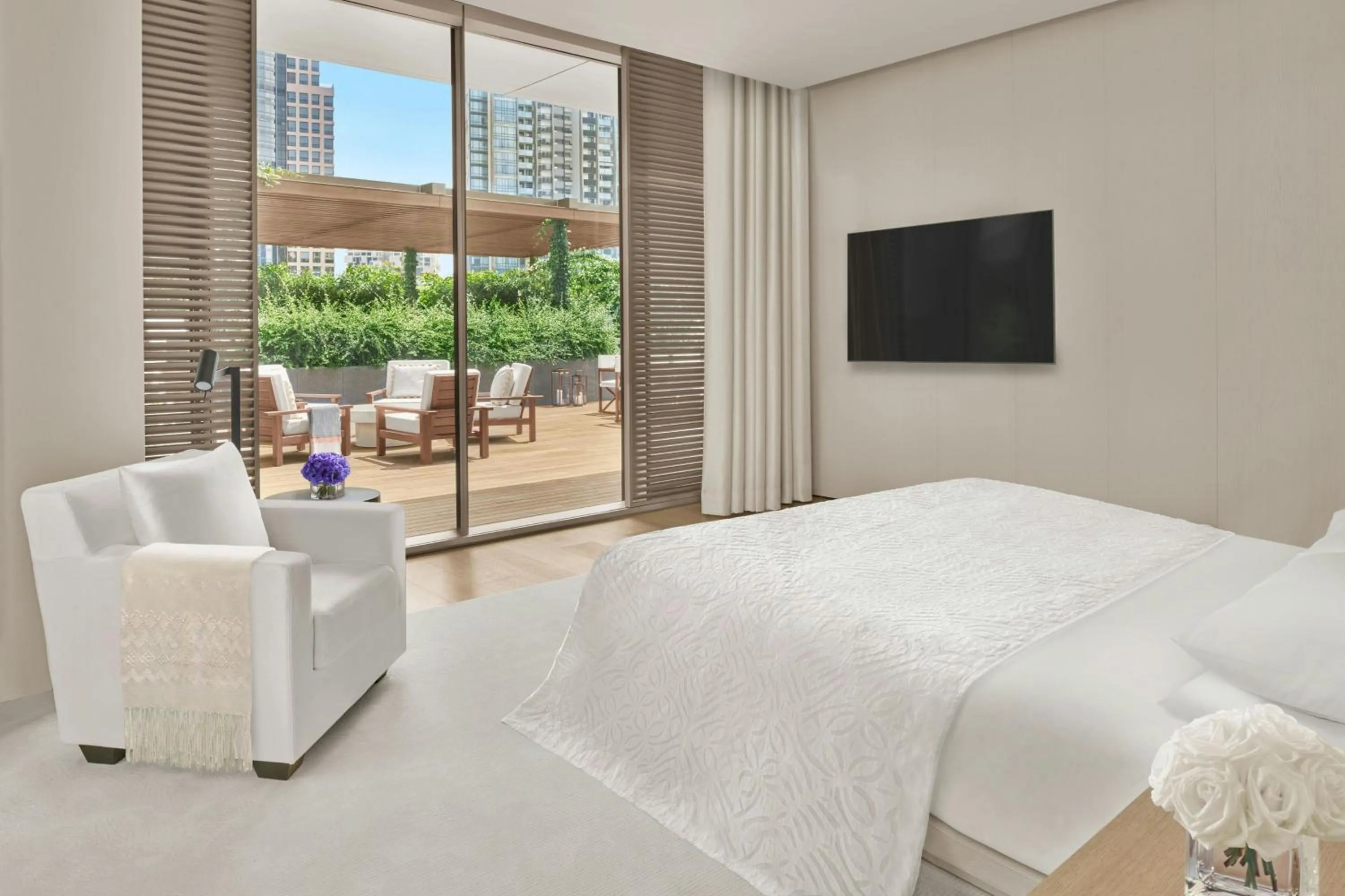 Bedroom, Bed in The Singapore EDITION