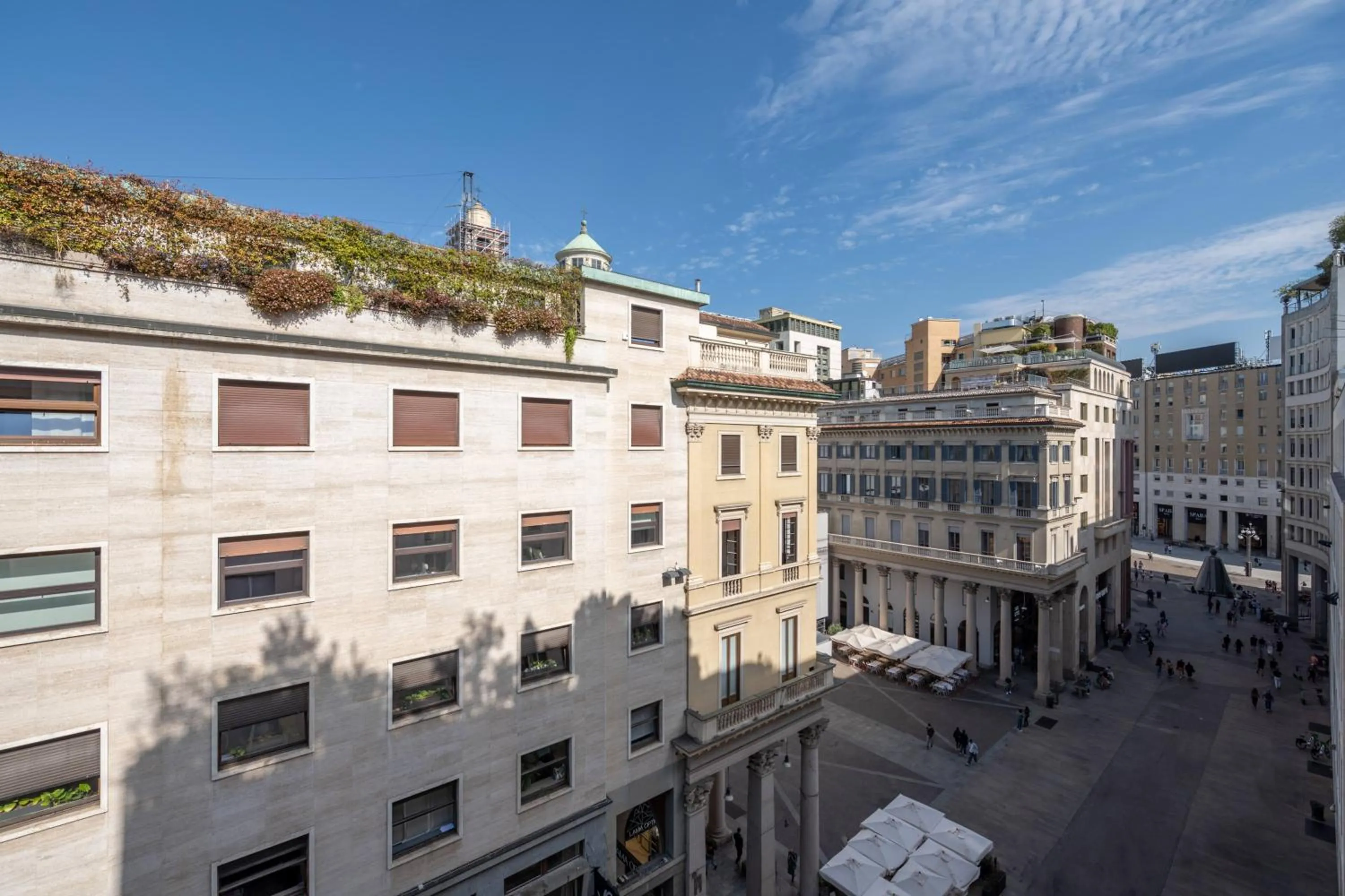 Neighbourhood in Duomo Collection