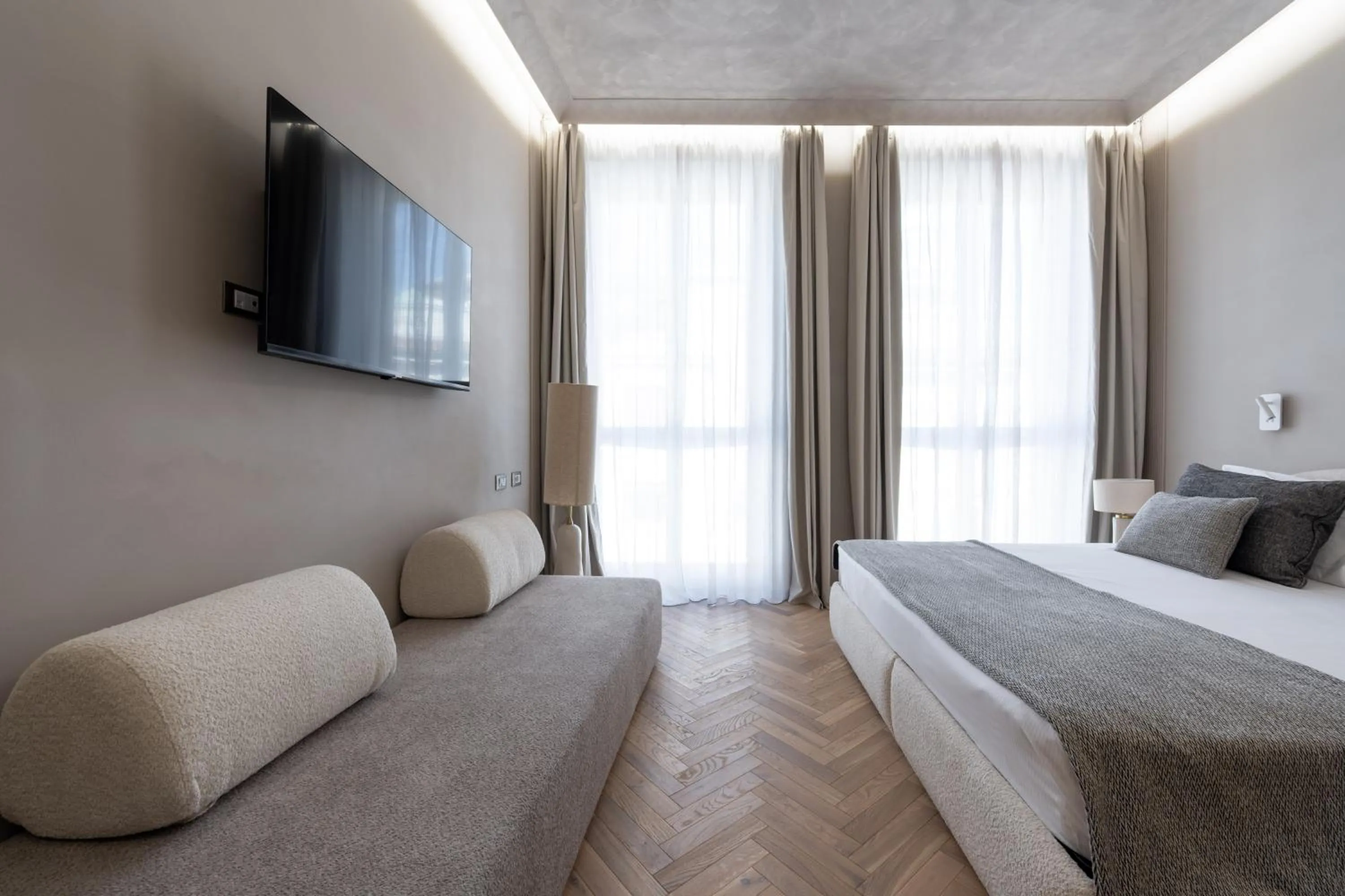 Photo of the whole room, Bed in Duomo Collection