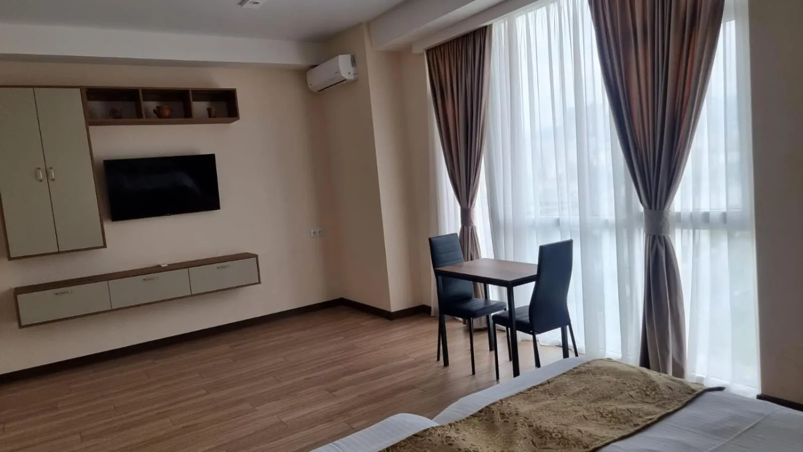 TV and multimedia, Bed in Sky by the river