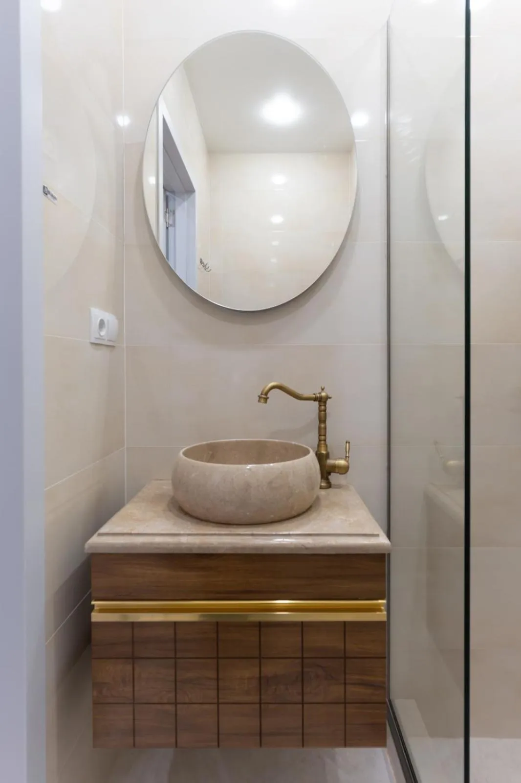 Bathroom in Sky by the river