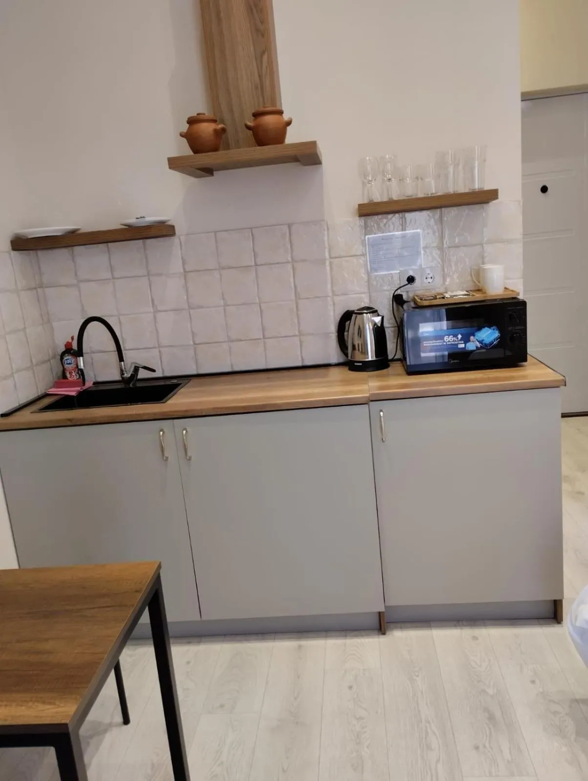 Coffee/tea facilities in Sky by the river