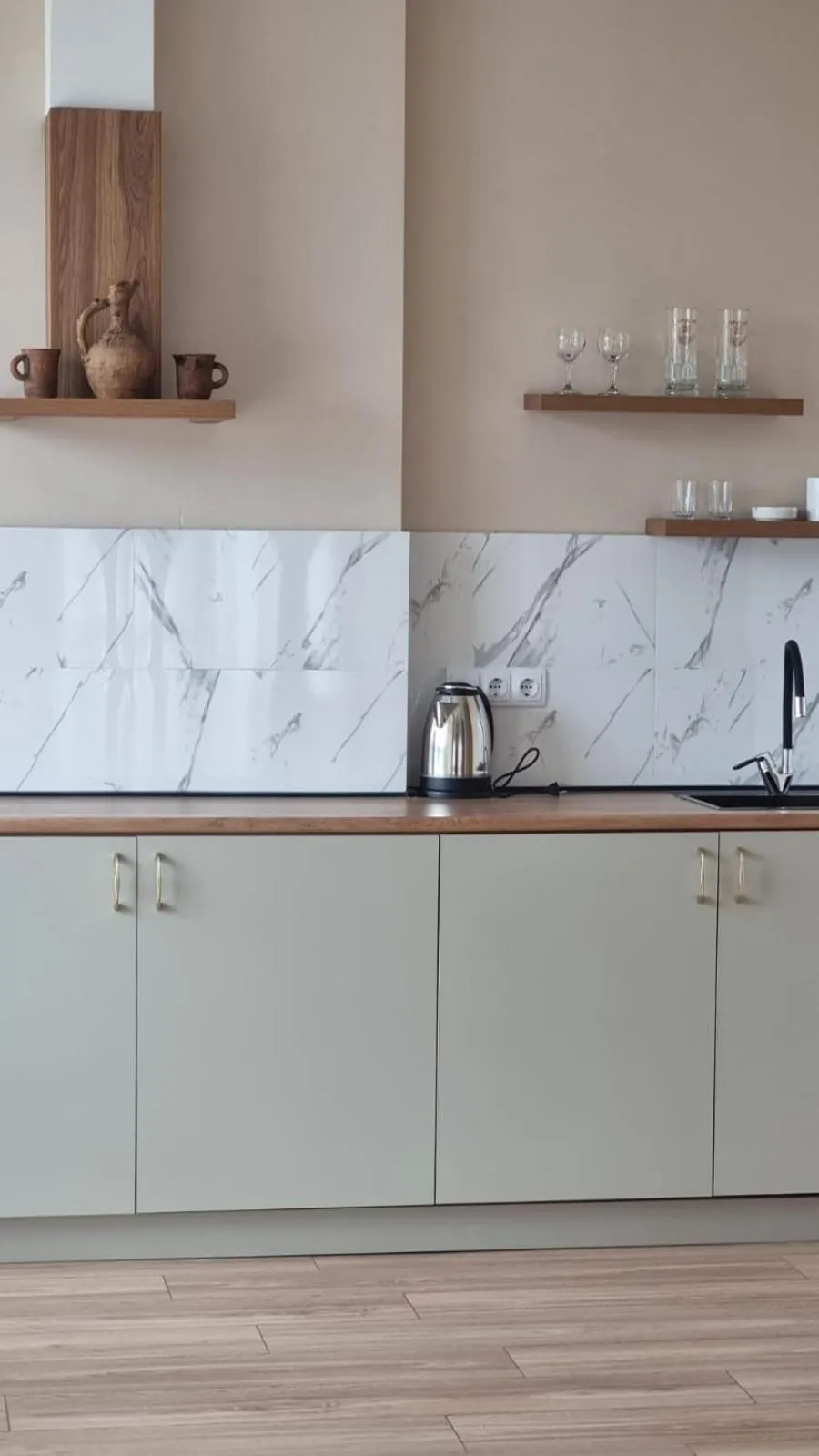 Kitchen or kitchenette in Sky by the river